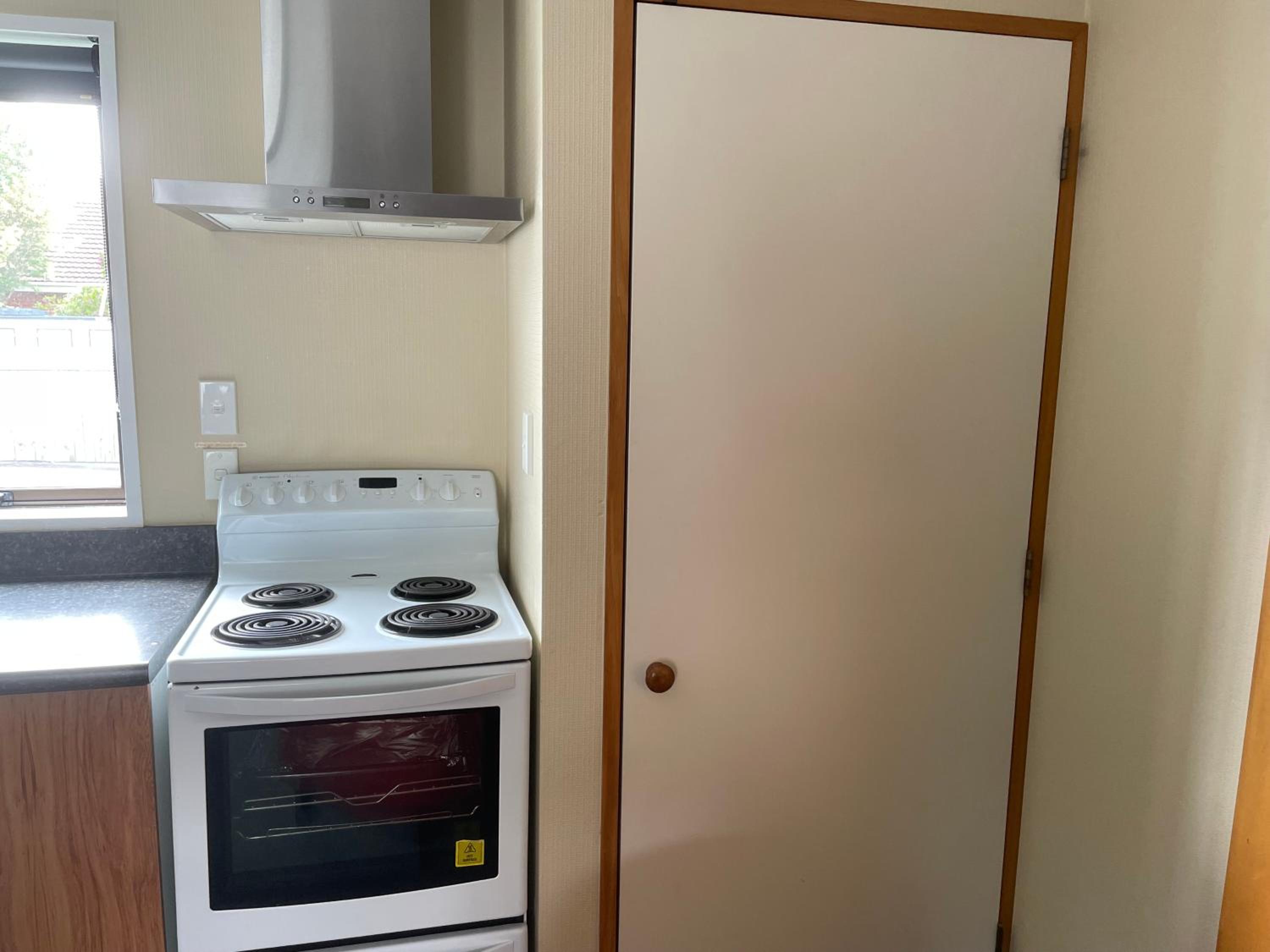 One-Bedroom Apartment - Disability Access 3 photo 2