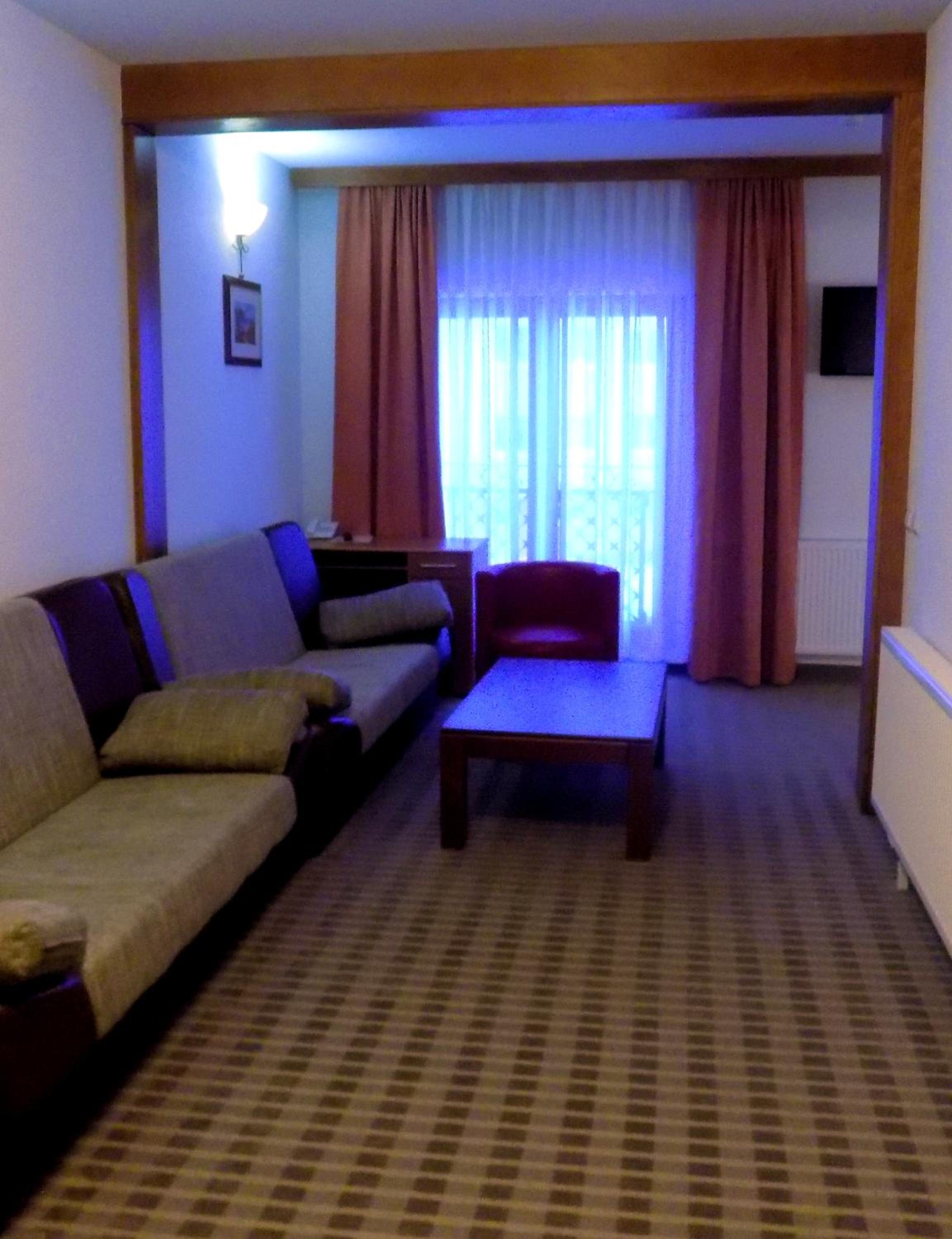 Deluxe Queen Room with Two Queen Beds photo 3