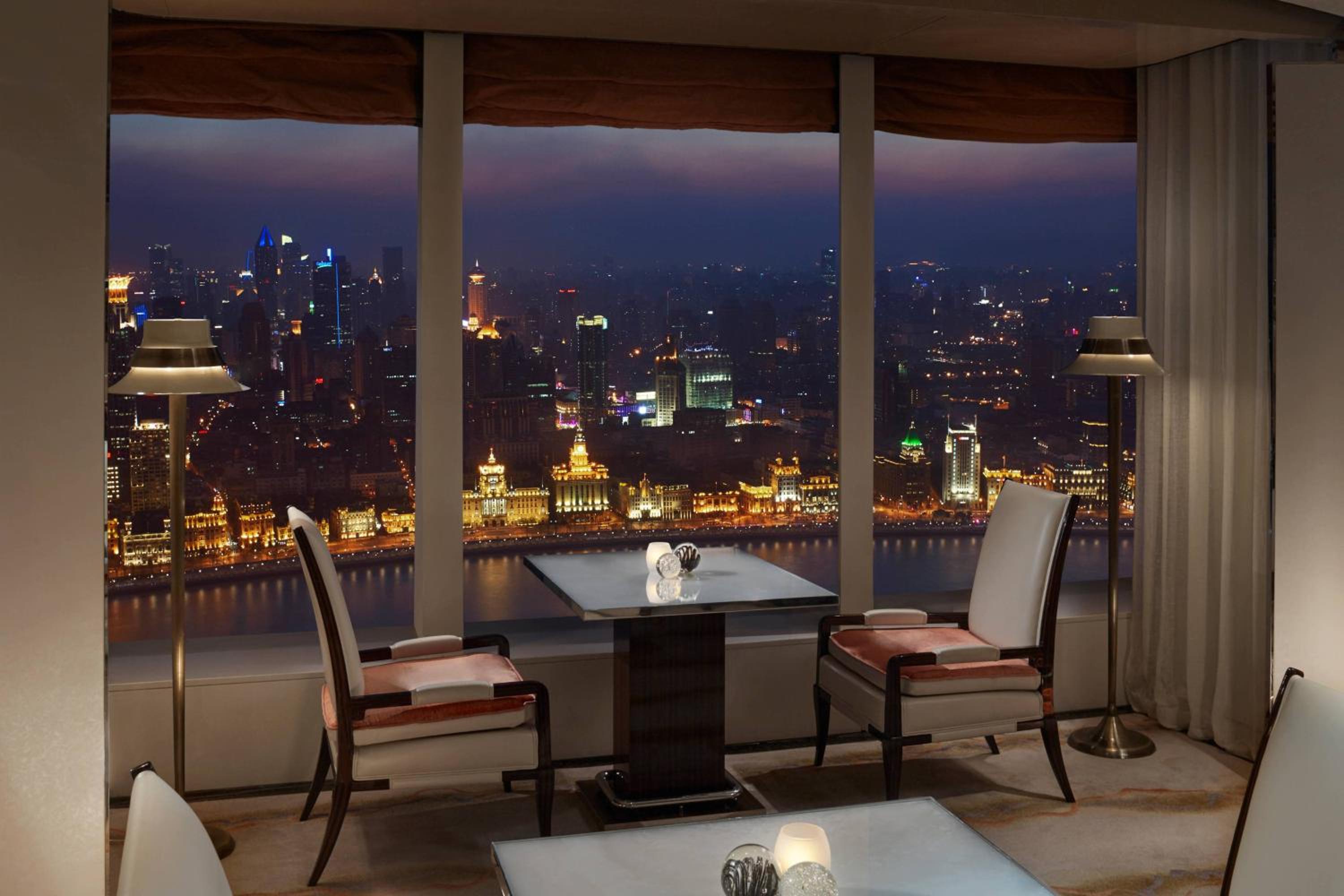 Club City Lights Twin Room