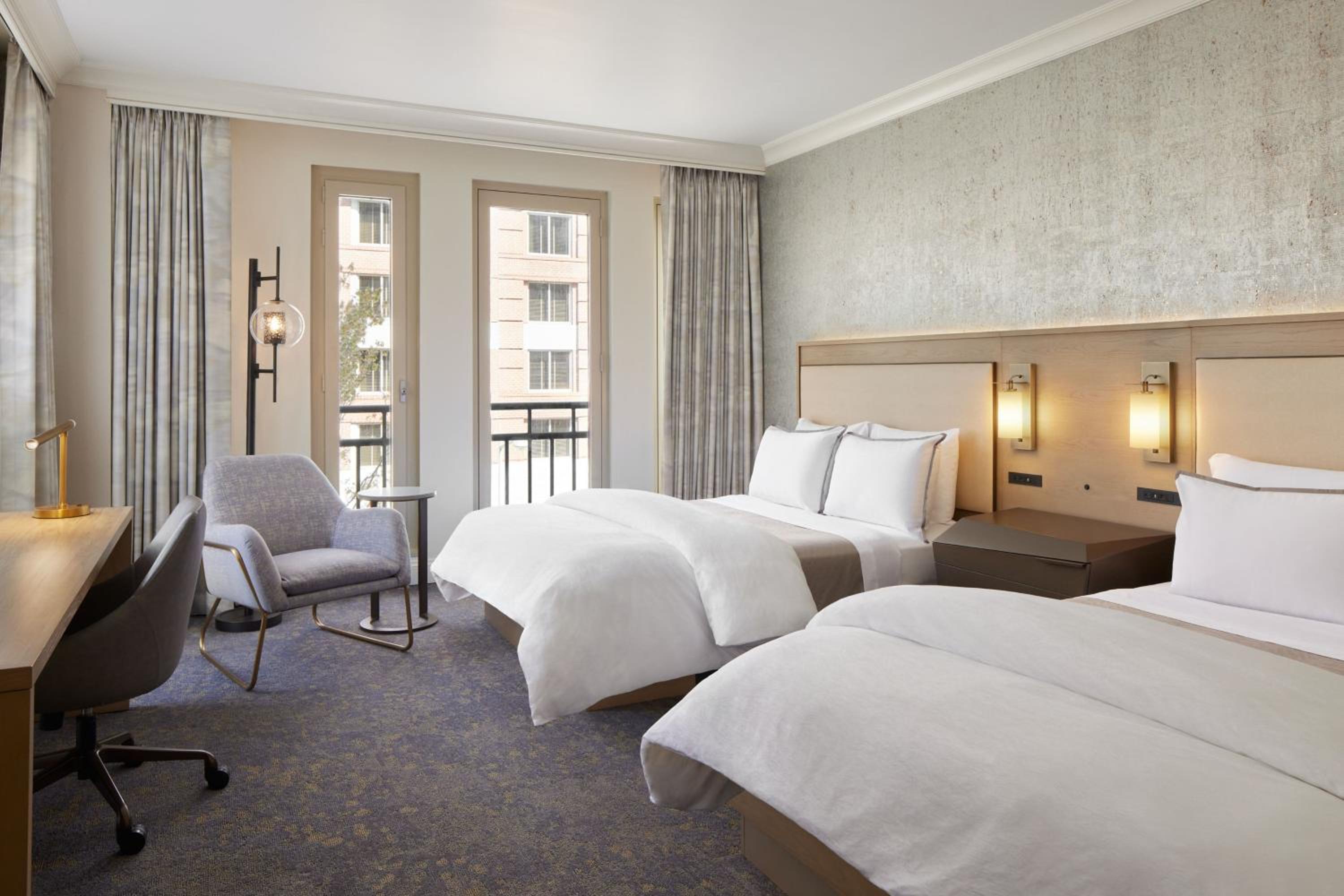 Deluxe, Larger Guest room, 2 Queen - Photo 2