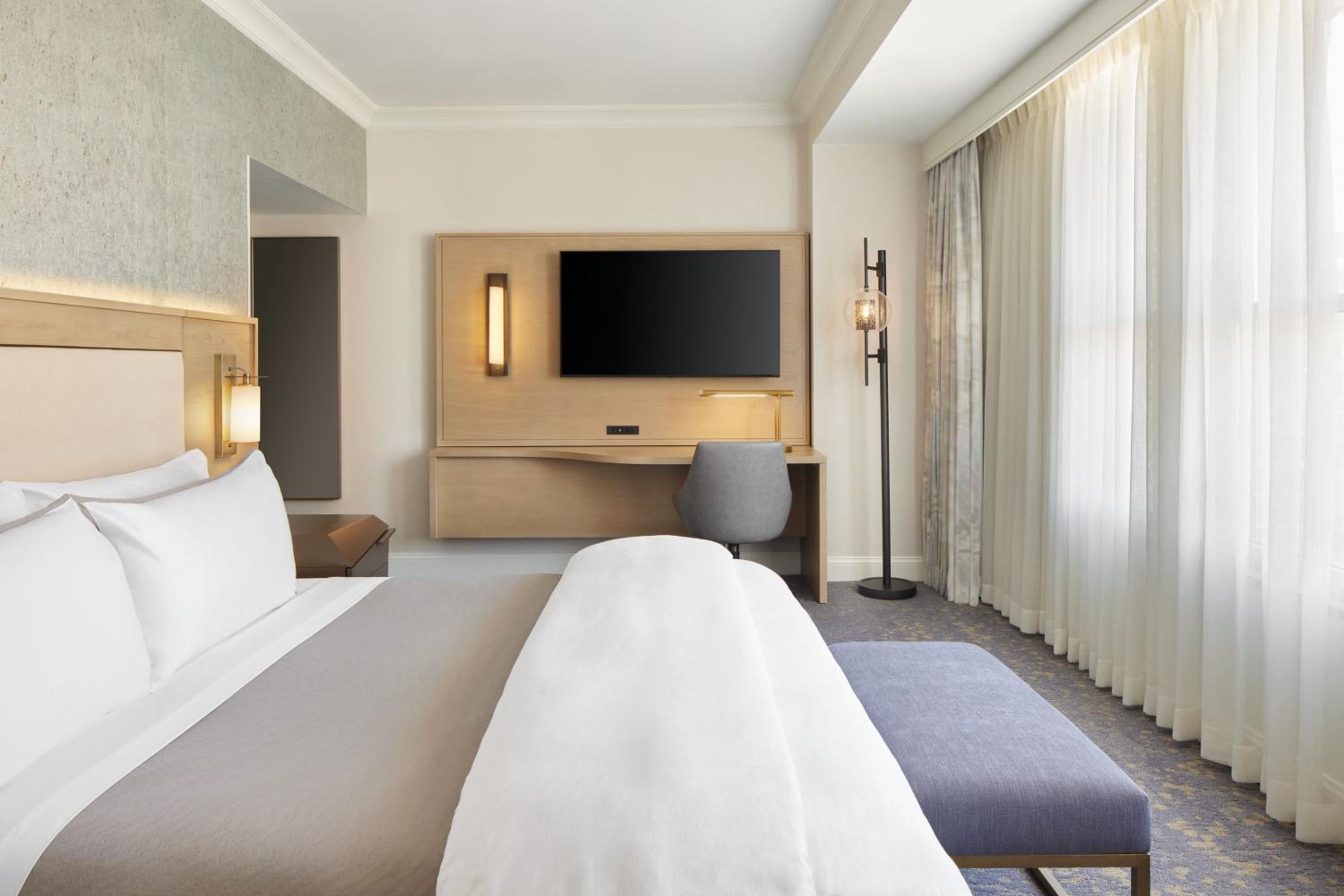 Traditional, Guest room, 1 King - Photo 2