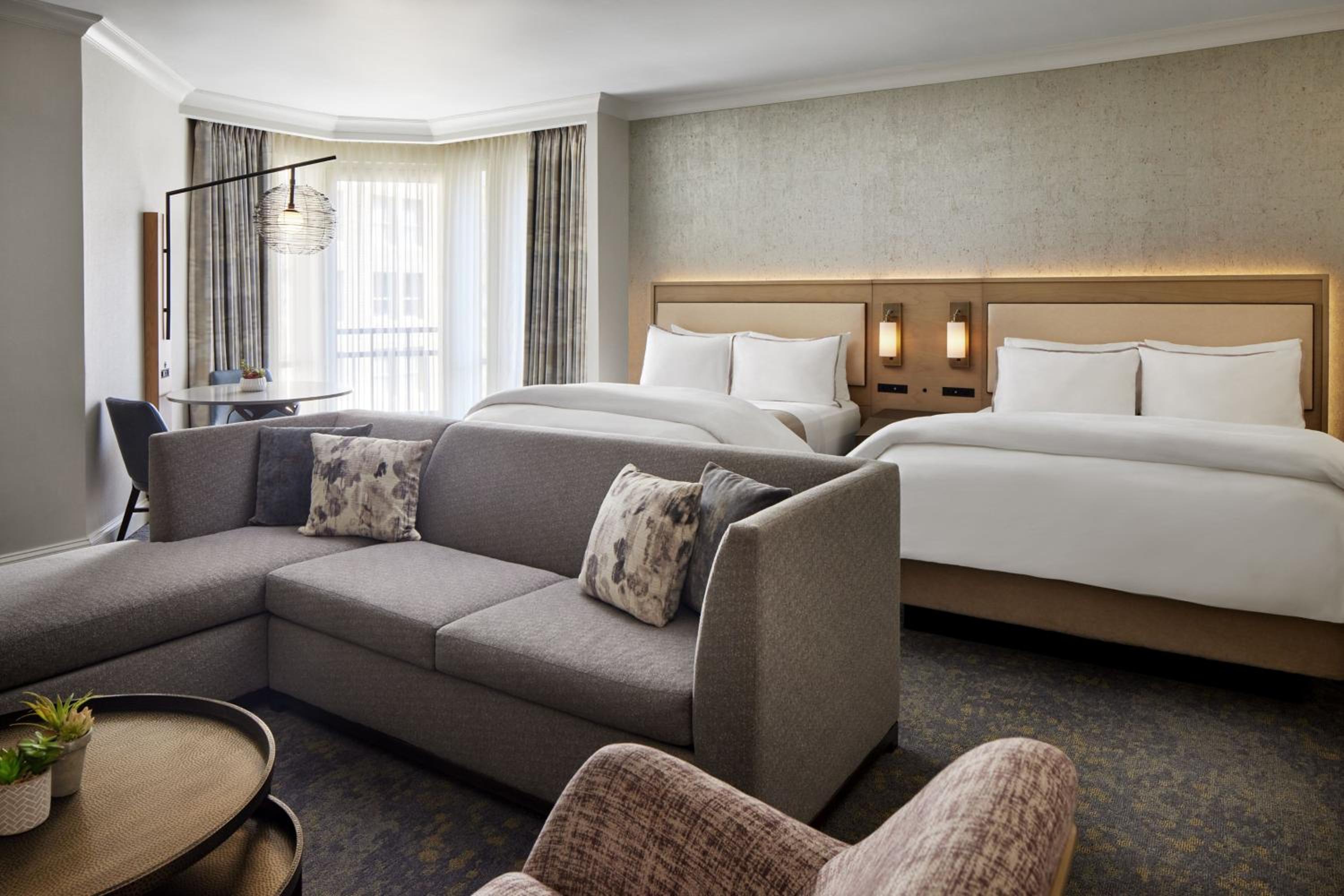 Premium Studio Suite with Two Queen Beds with Sofa Bed and Courtyard View - Photo 6