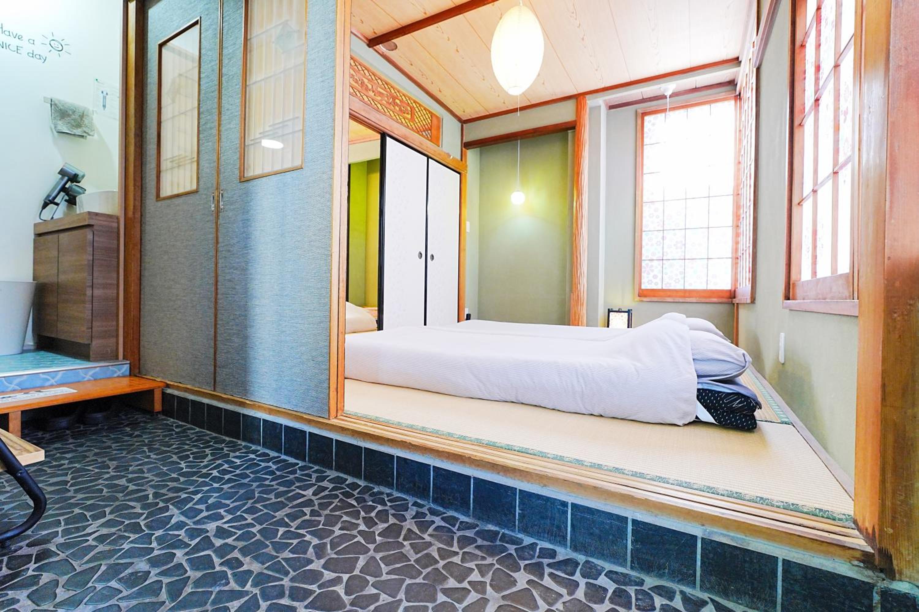 One-Bedroom Apartment - Photo 16