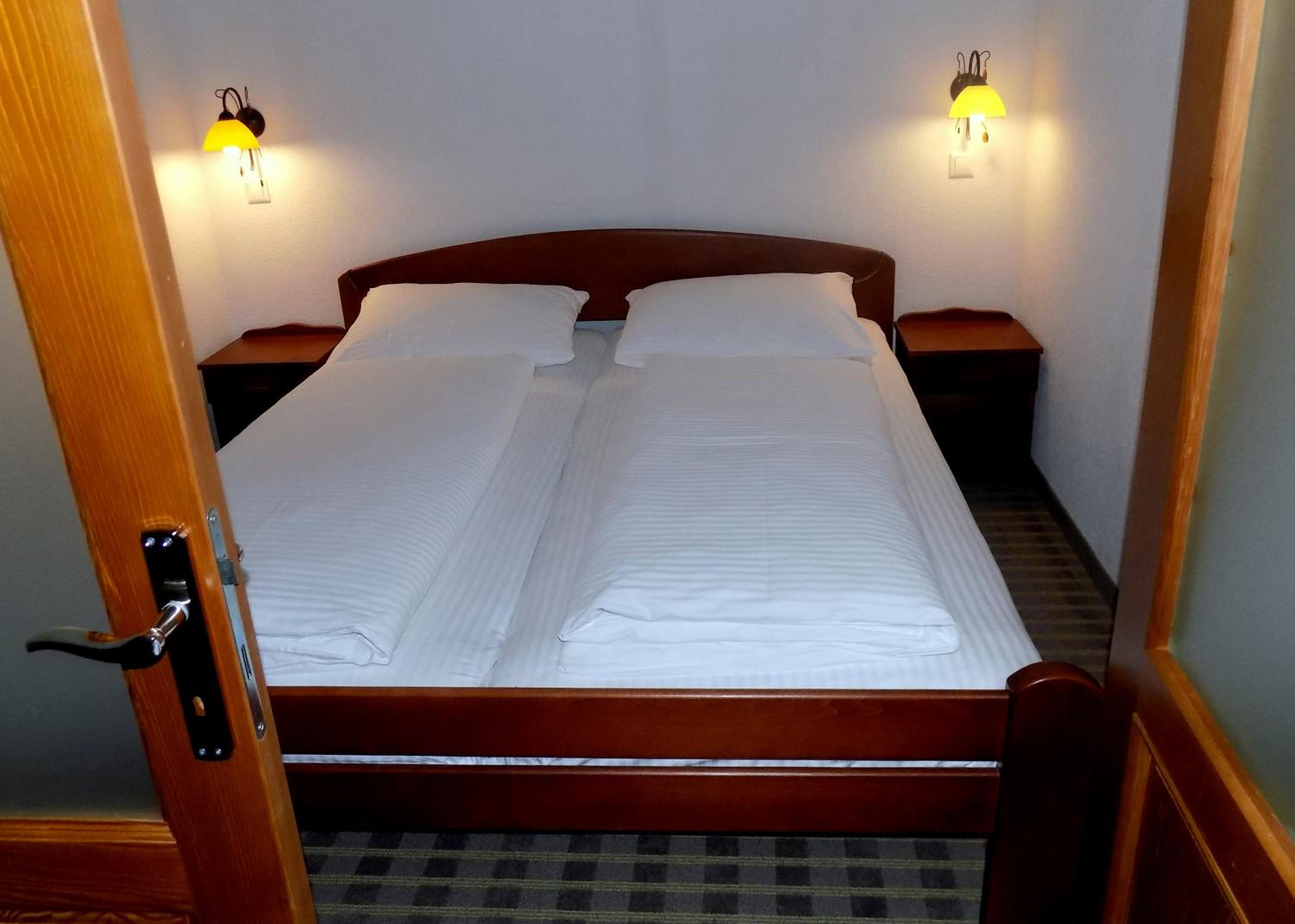 Deluxe Queen Room with Two Queen Beds photo 2