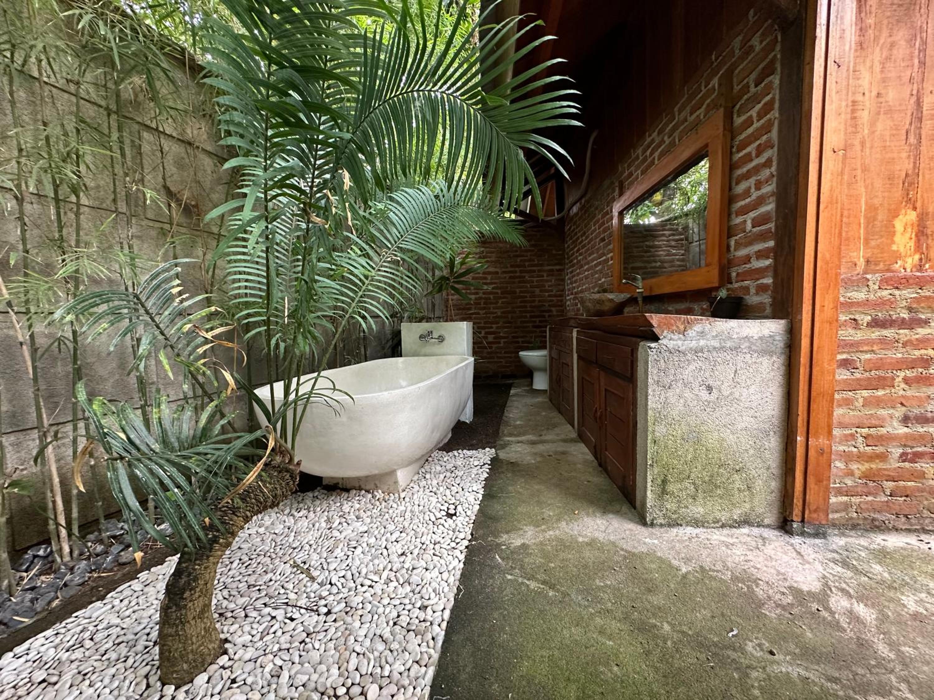 Bungalow with Garden View photo 2