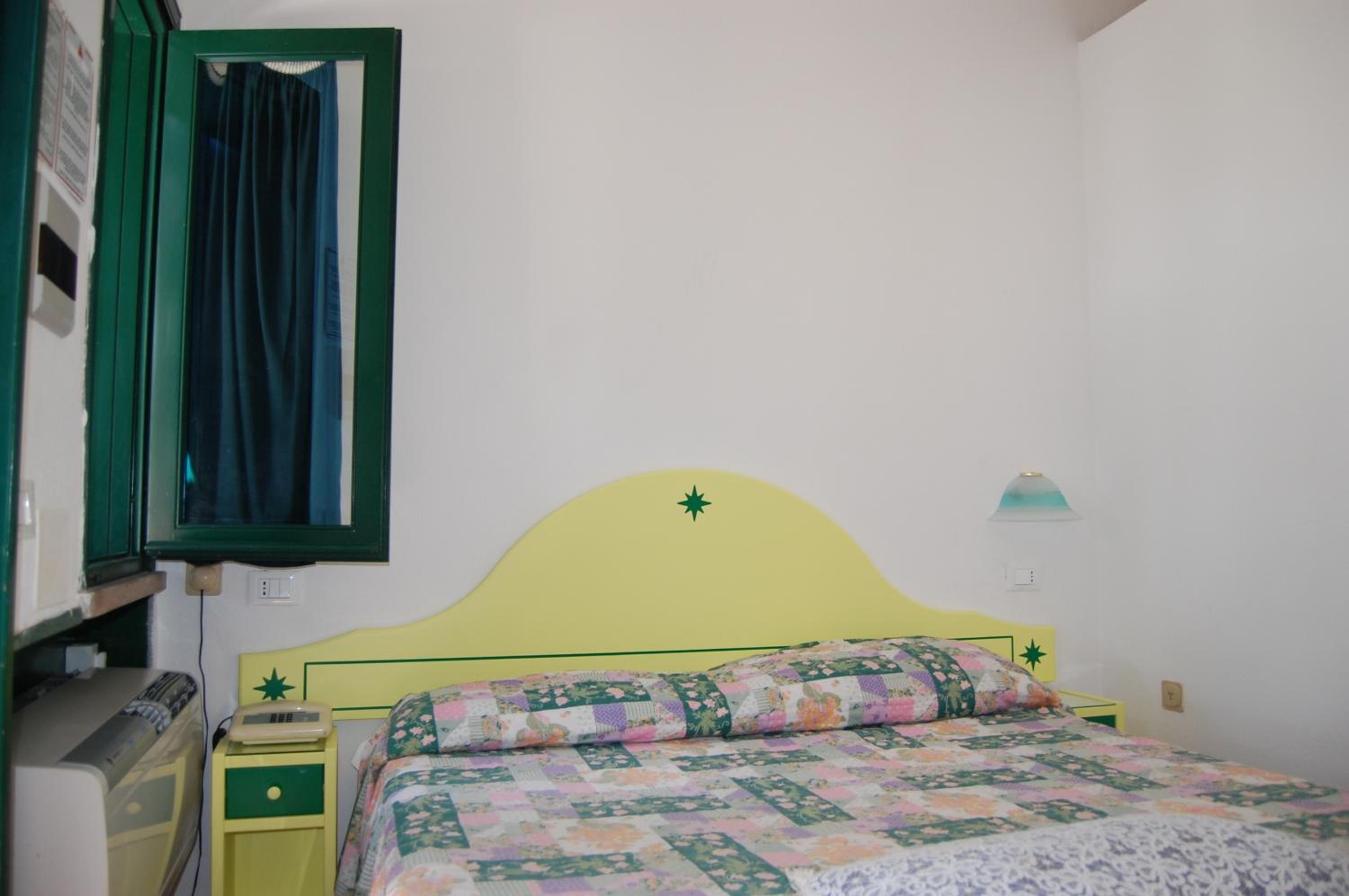 Economy Double Room - Photo 6