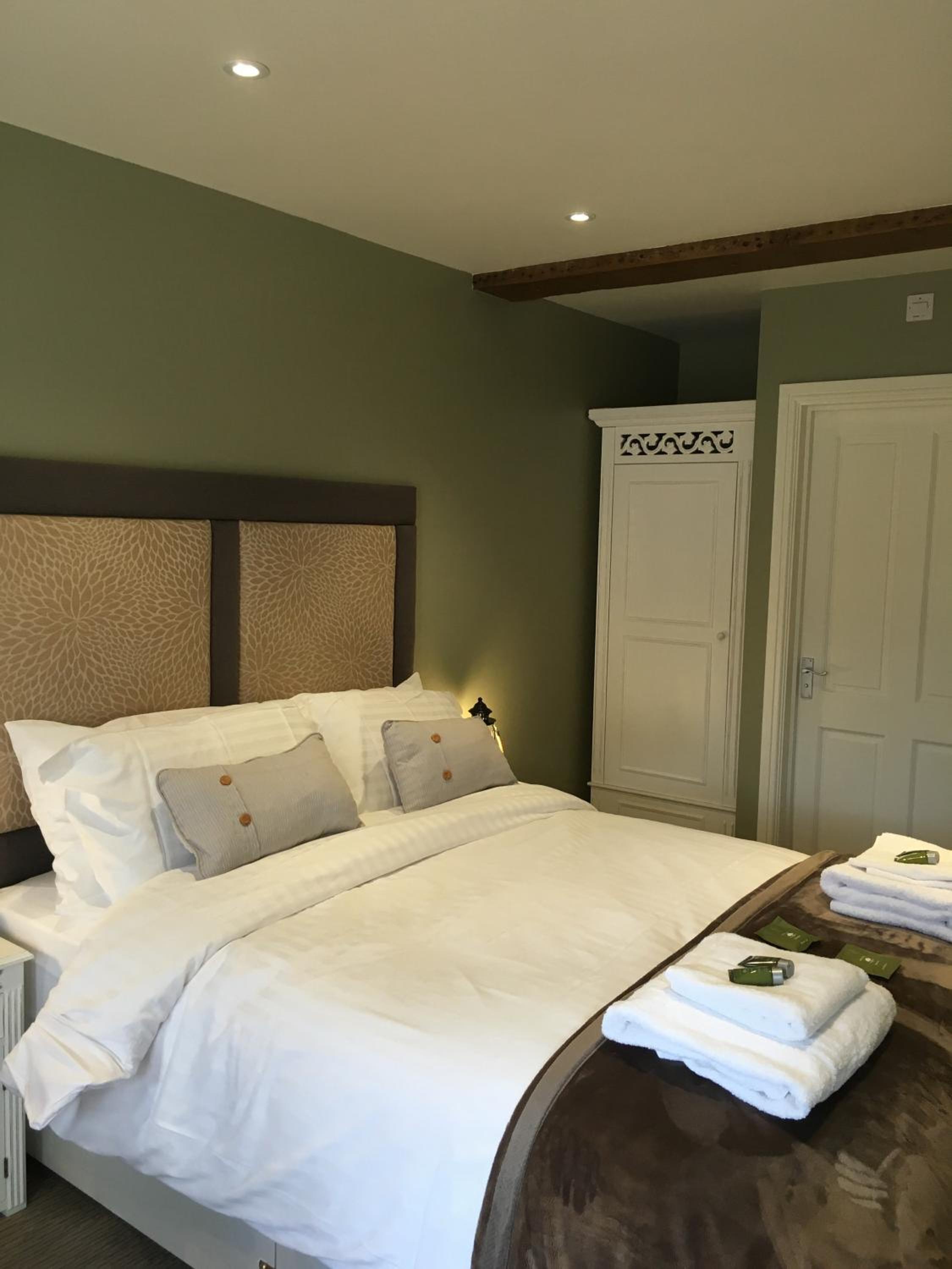 Deluxe Double Room with Shower - Photo 1