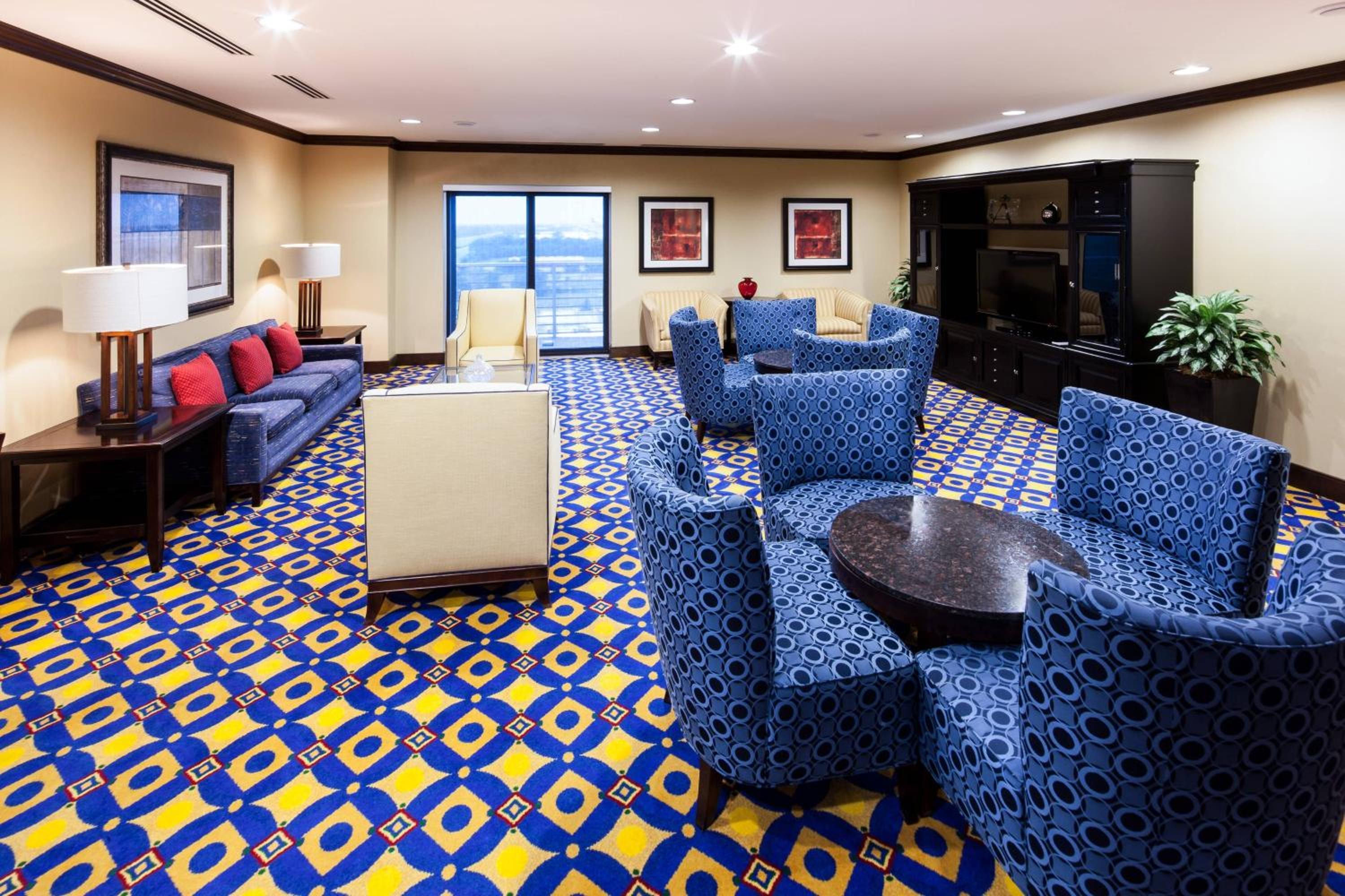 King or Queen Room - Concierge Level - Photo 5