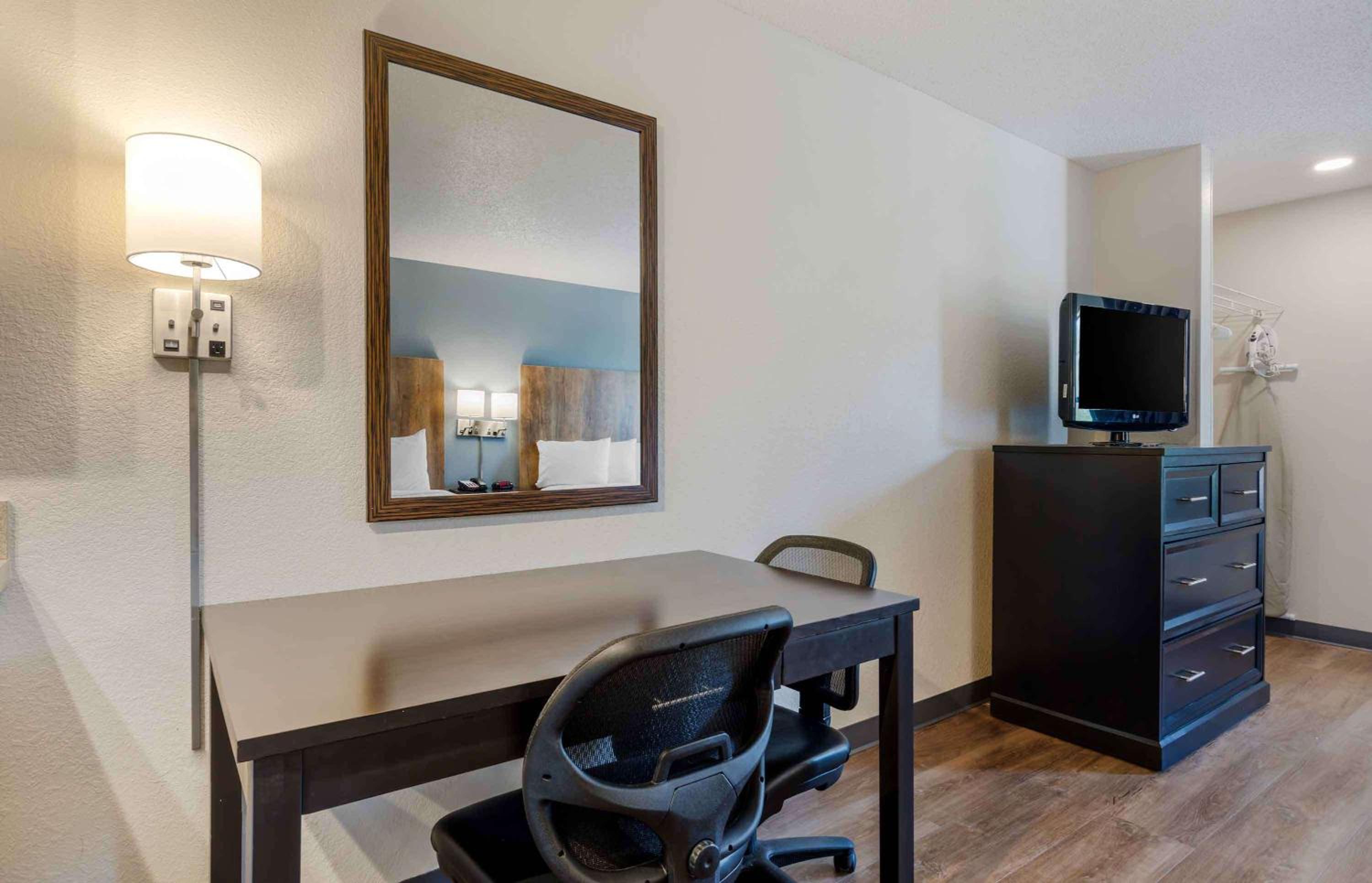 Studio with 2 Double Beds - Non-Smoking - Photo 8