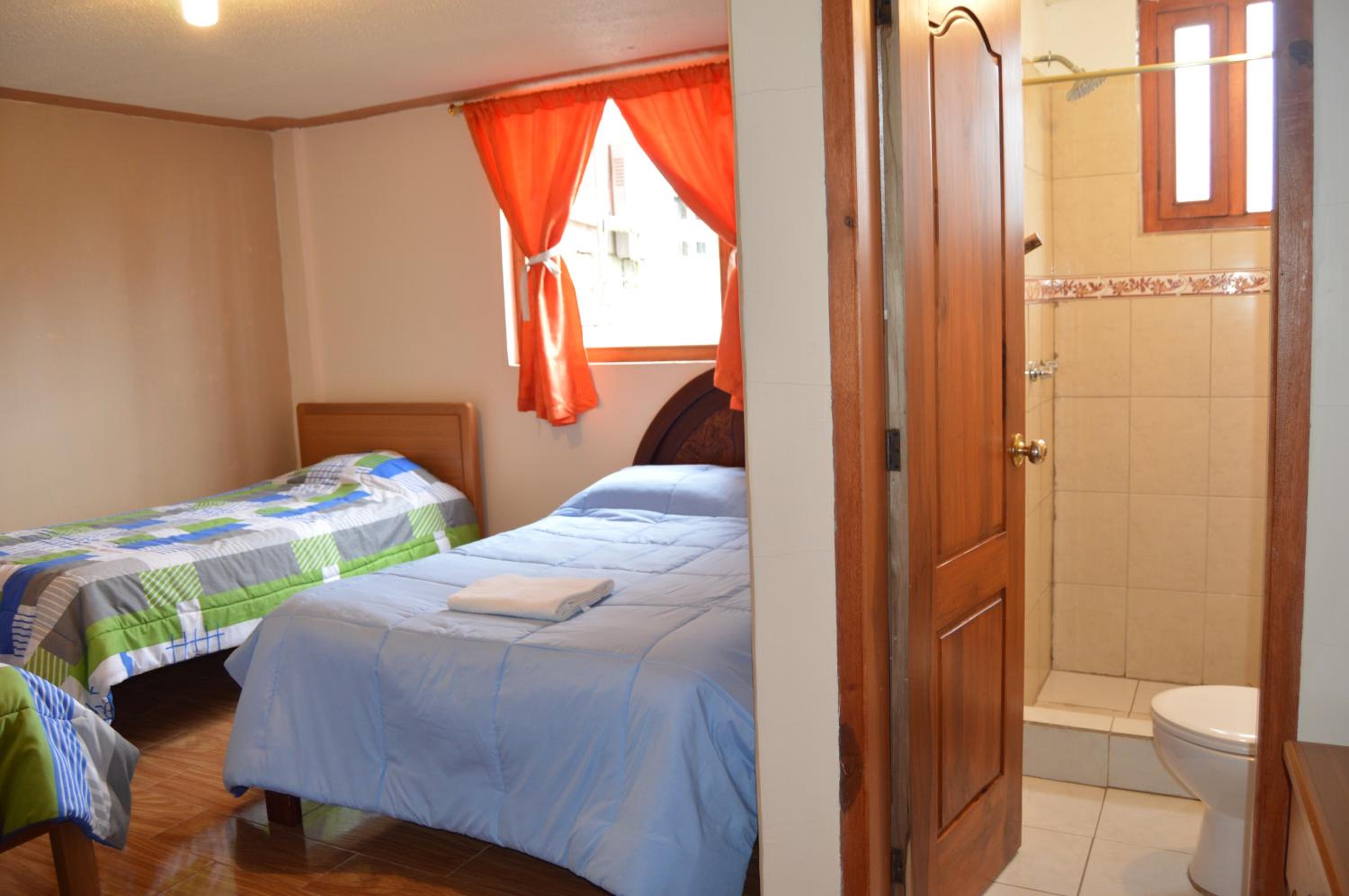 Family Room with Private Bathroom photo 3