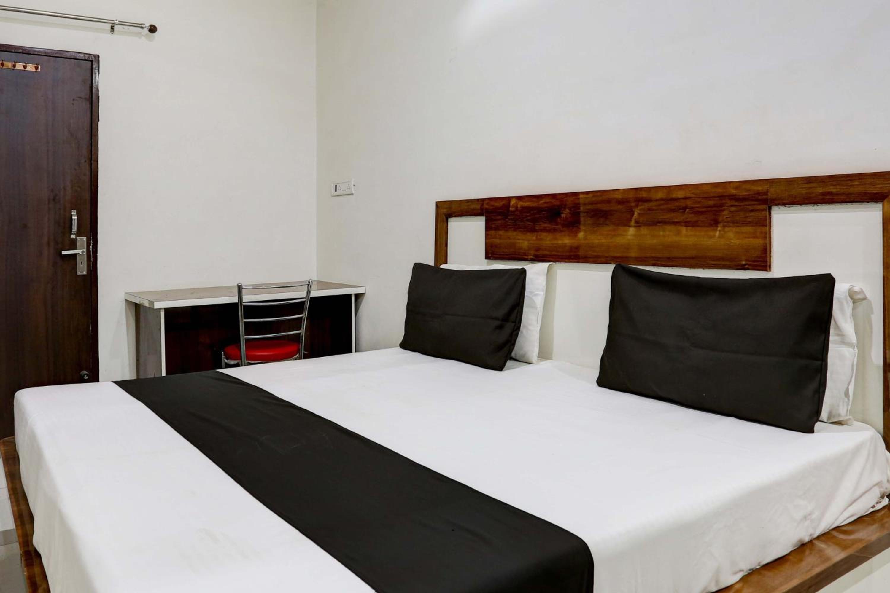 Classic Triple Room photo 2