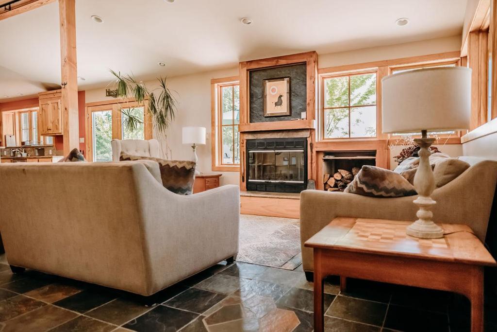 One-Bedroom House photo 1