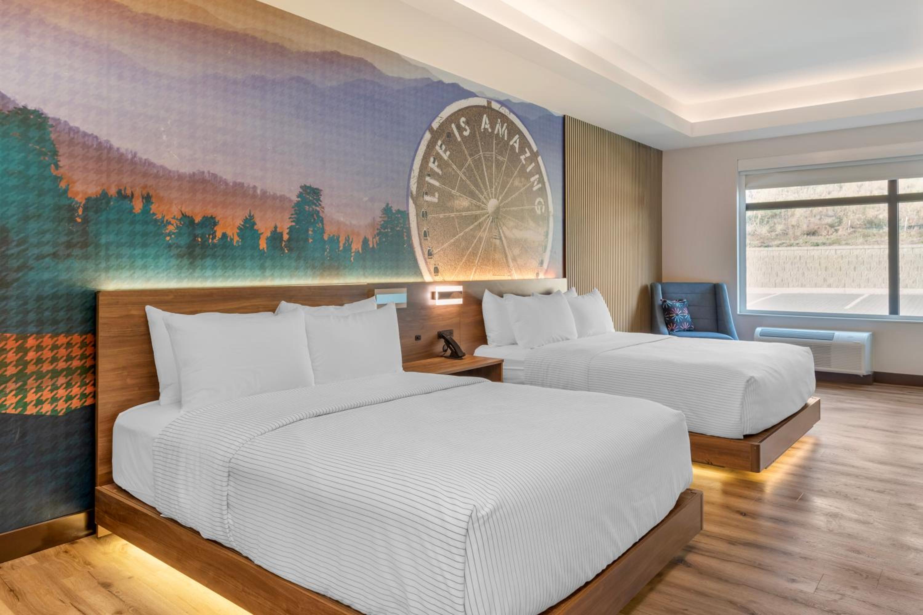 Quadruple Room with Two Queen Beds and No View - Disability Access/Non Smoking/Upper floor