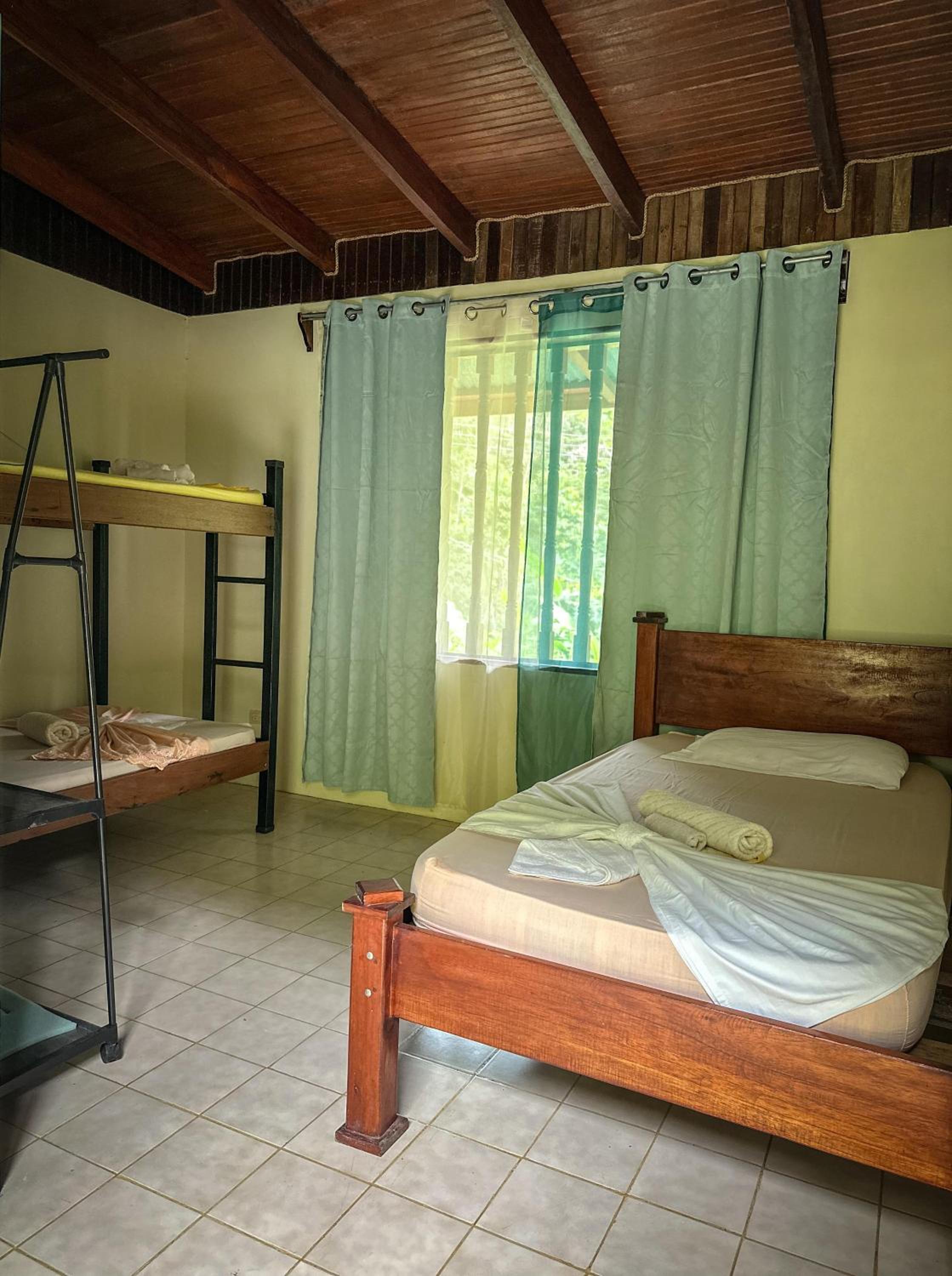 Triple Room with Private Bathroom photo 1