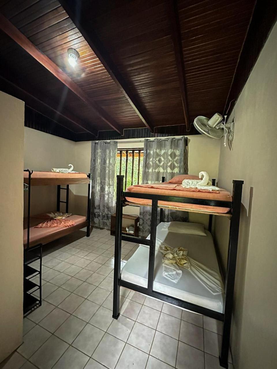 Quadruple Room with Private Bathroom photo 1