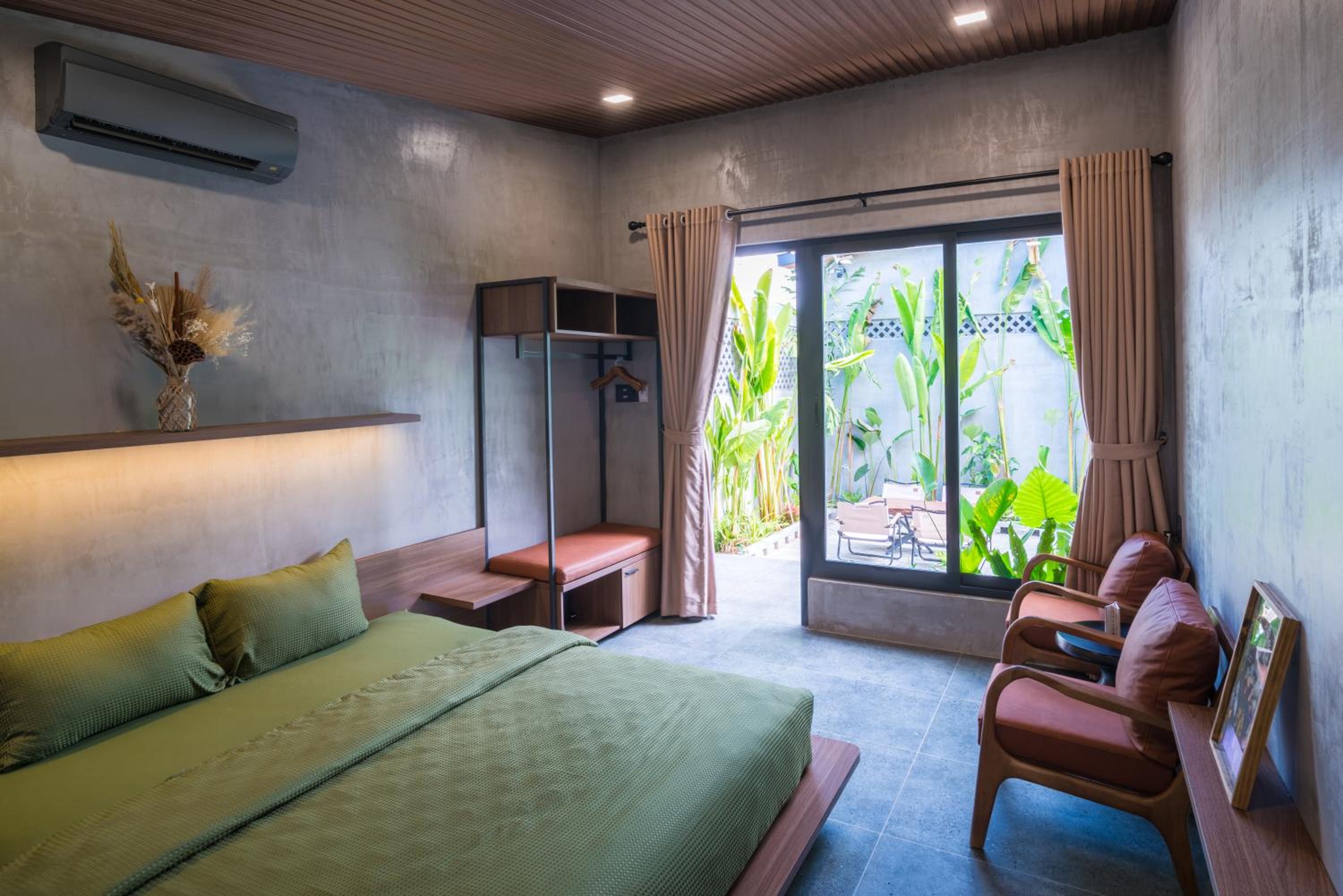 King Room with Garden View