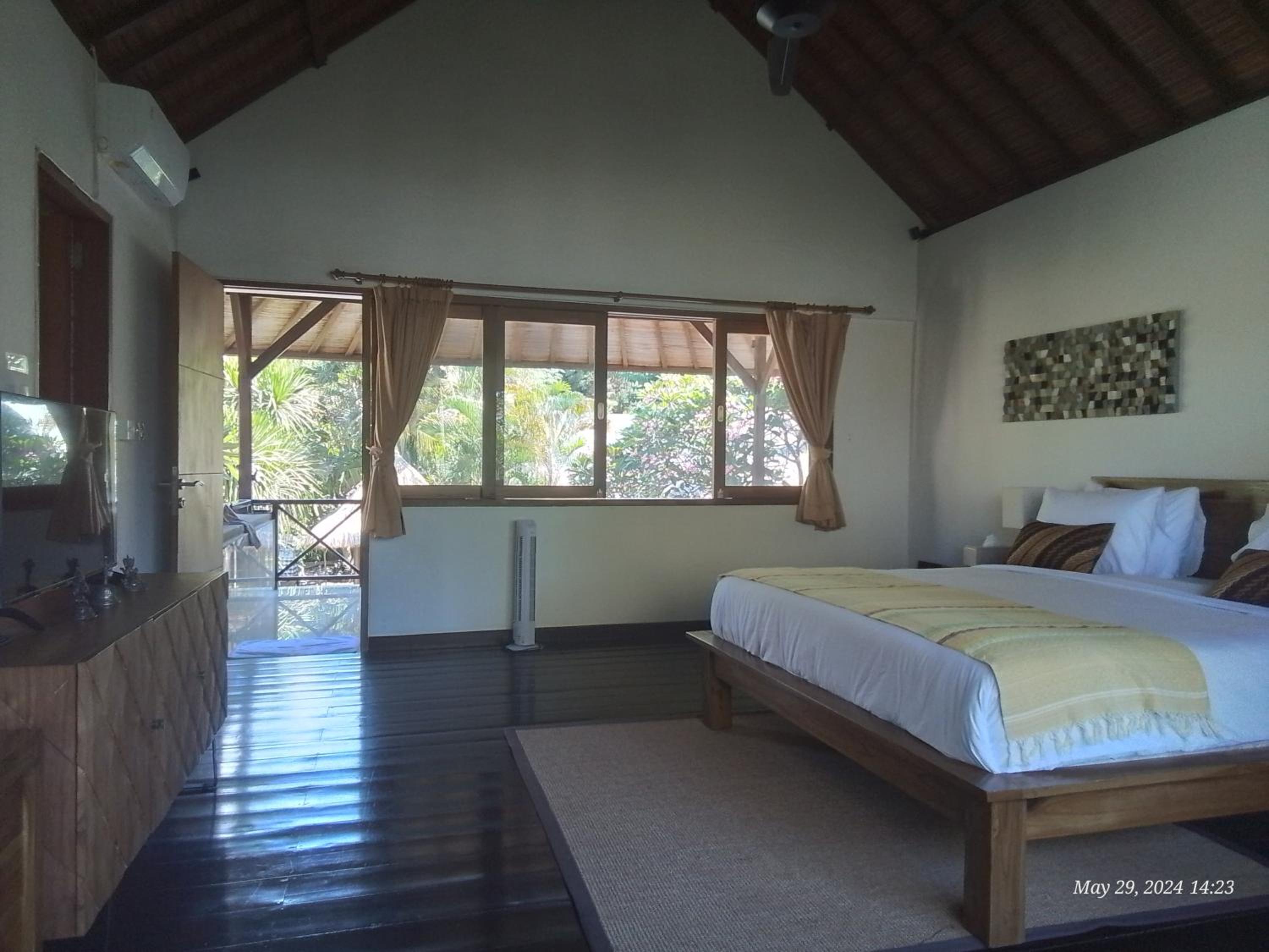 Three-Bedroom Villa photo 1