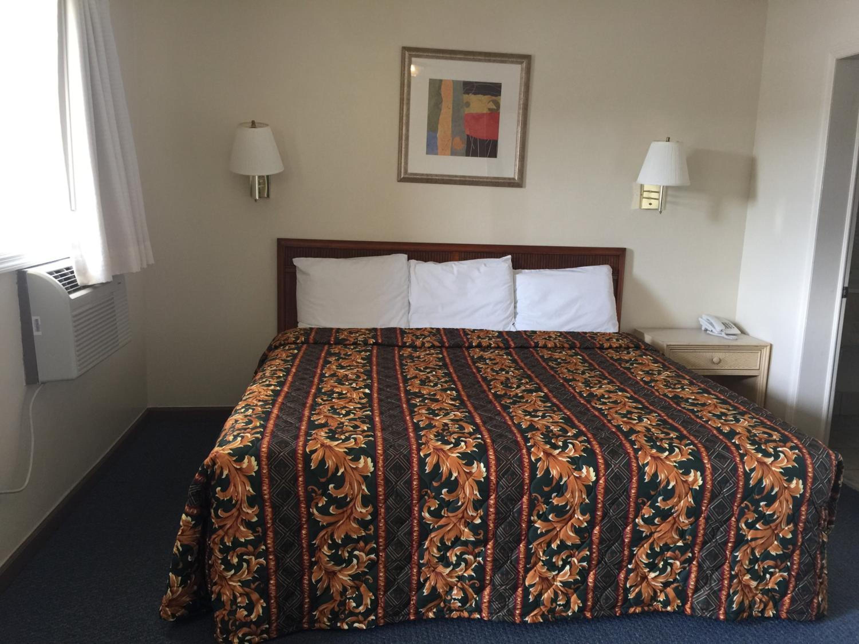 King Room - Non-Smoking photo 1