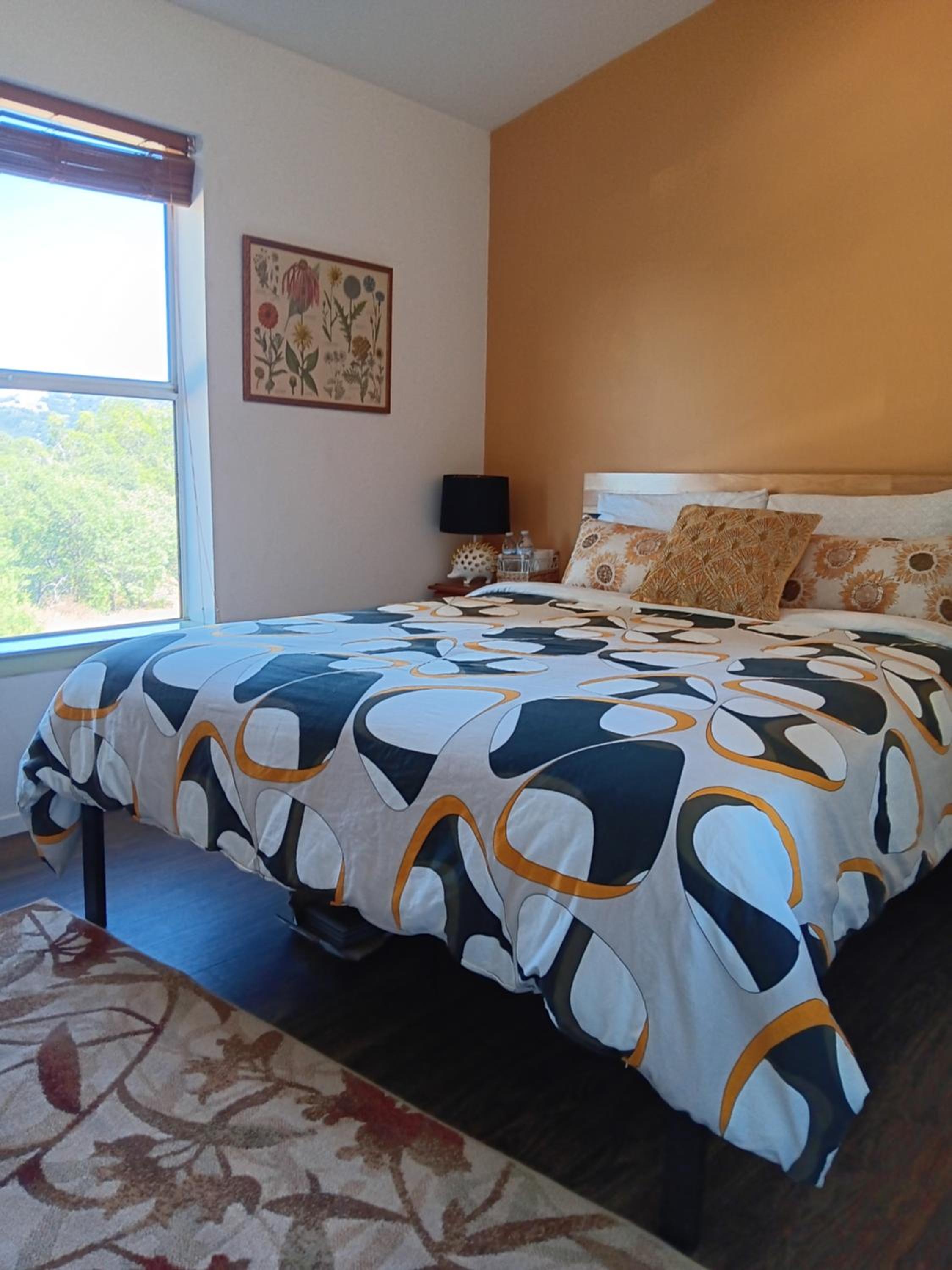 Three-Bedroom House photo 2