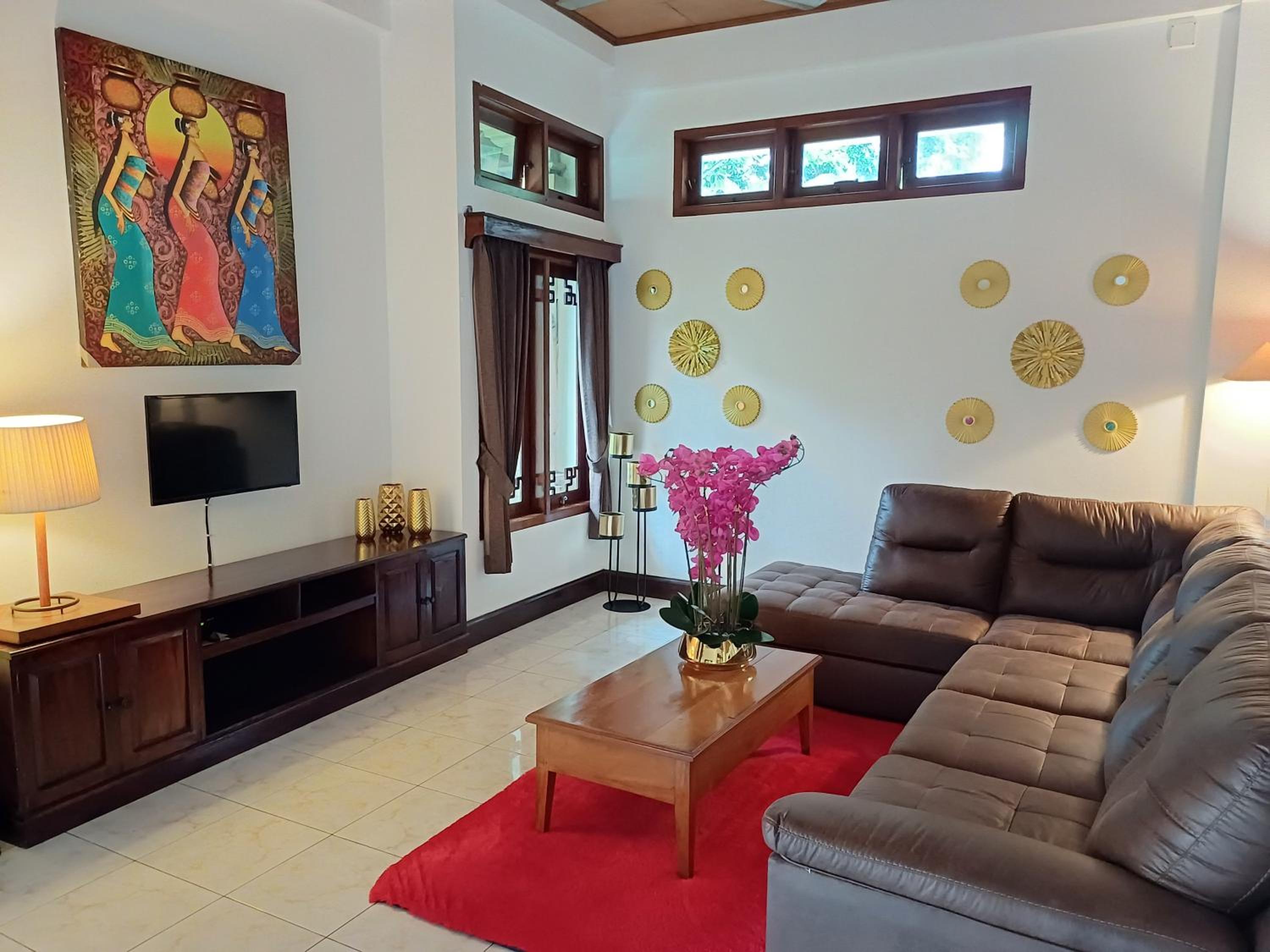 Three-Bedroom Villa - Photo 7