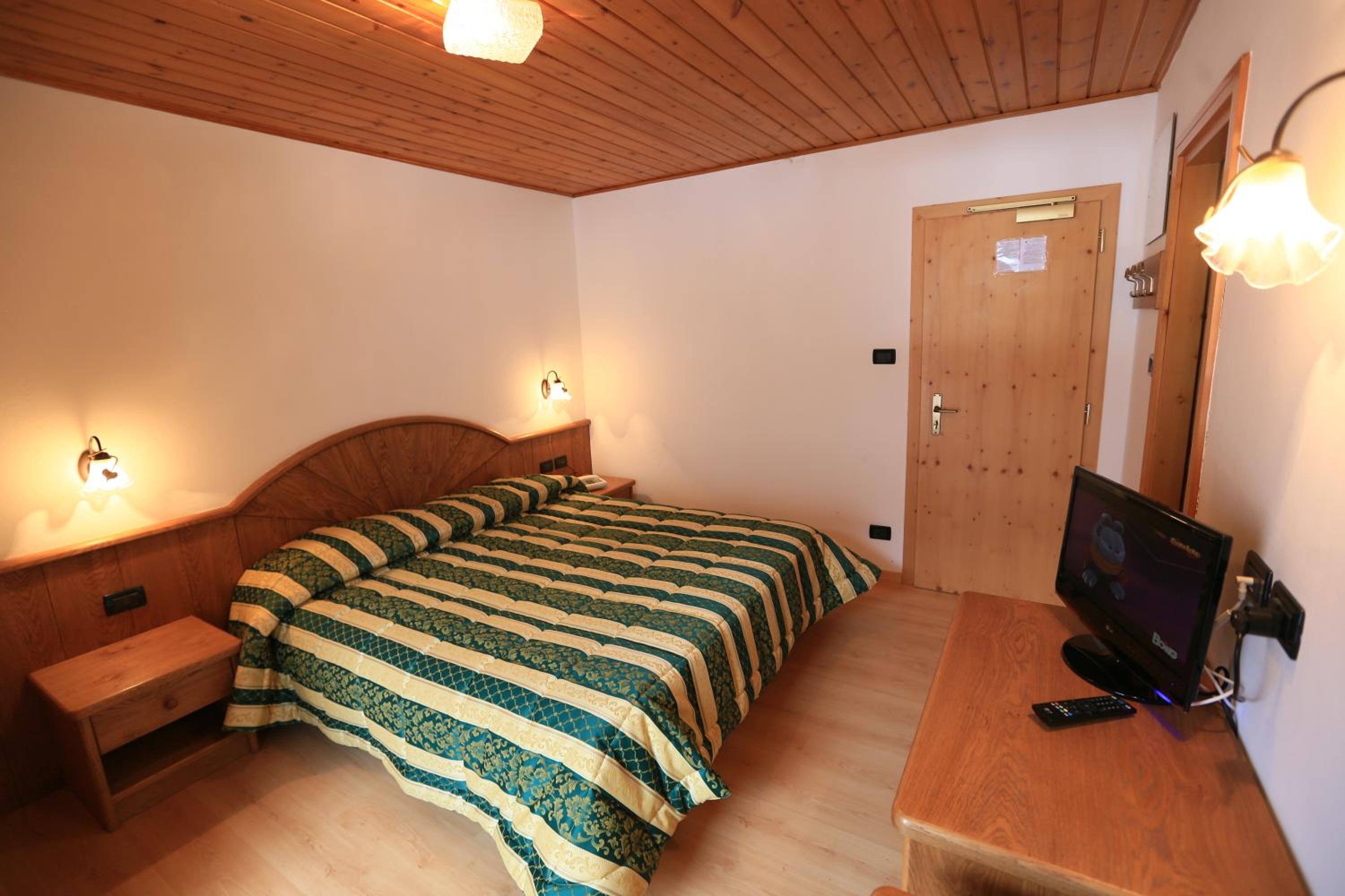 Double Room - Photo 6
