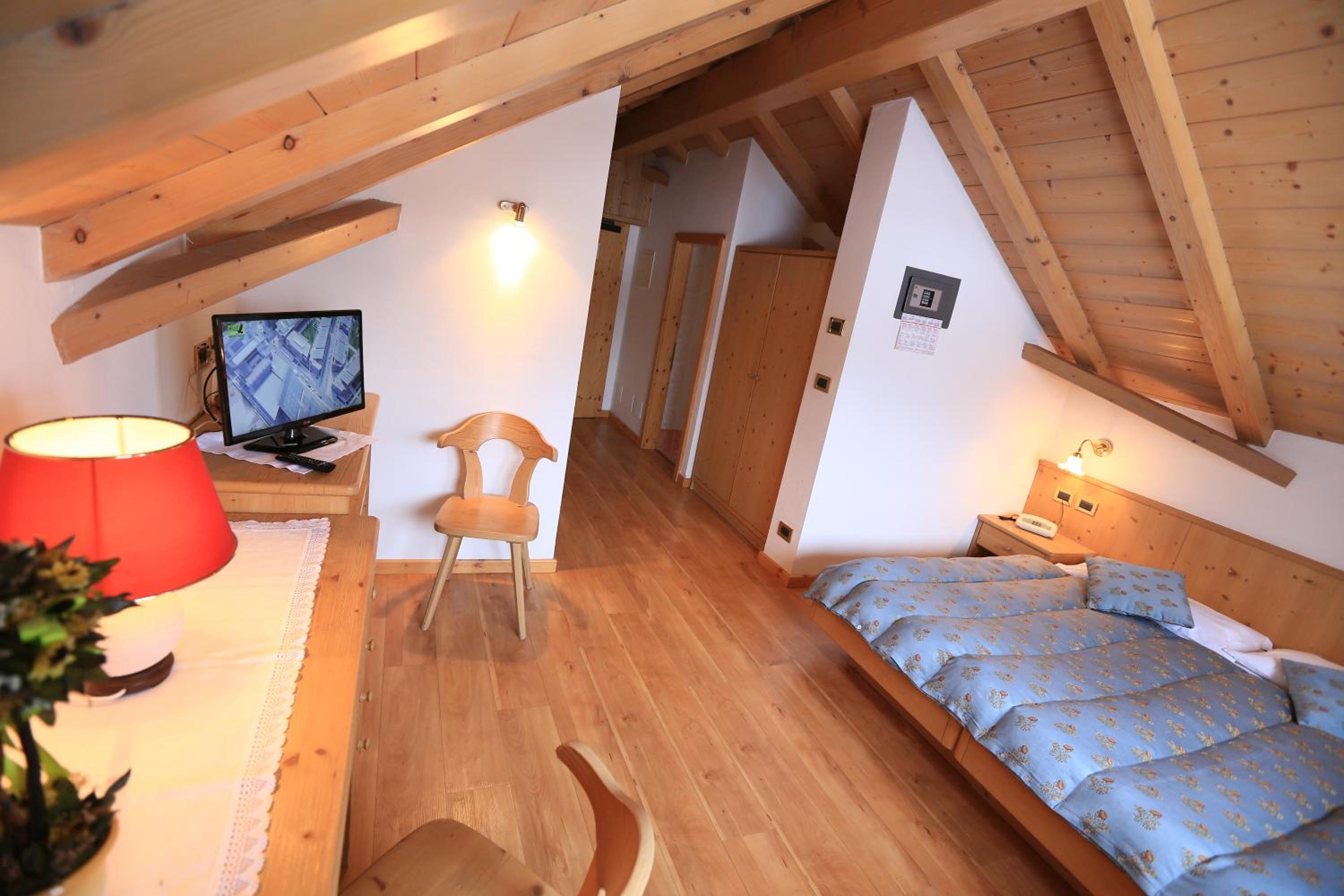 Double Room - Photo 5