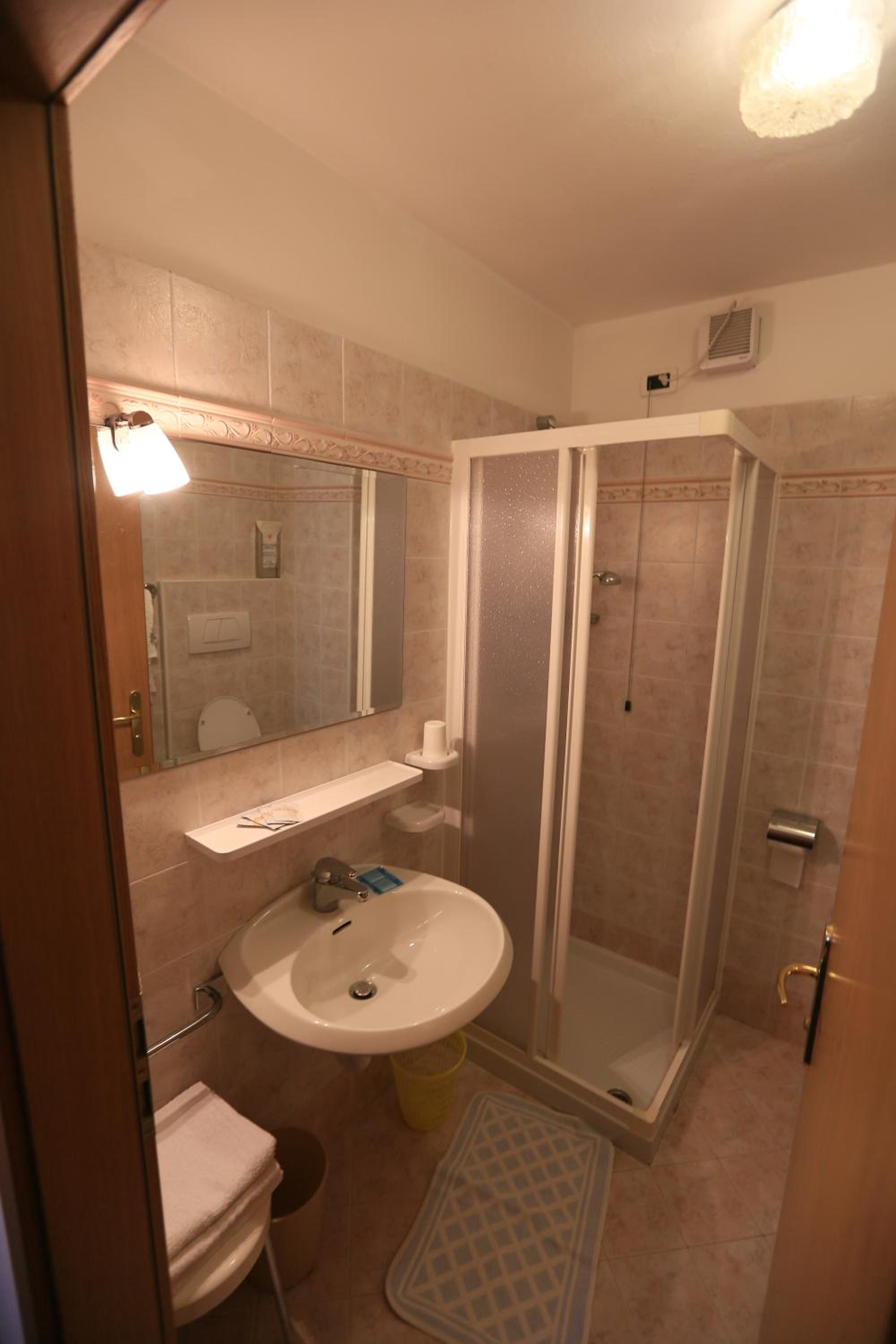 Triple Room - Photo 3