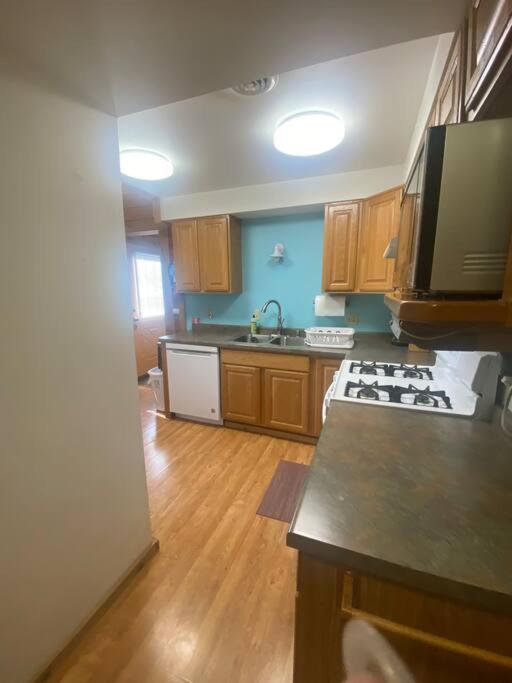 Three-Bedroom House photo 2