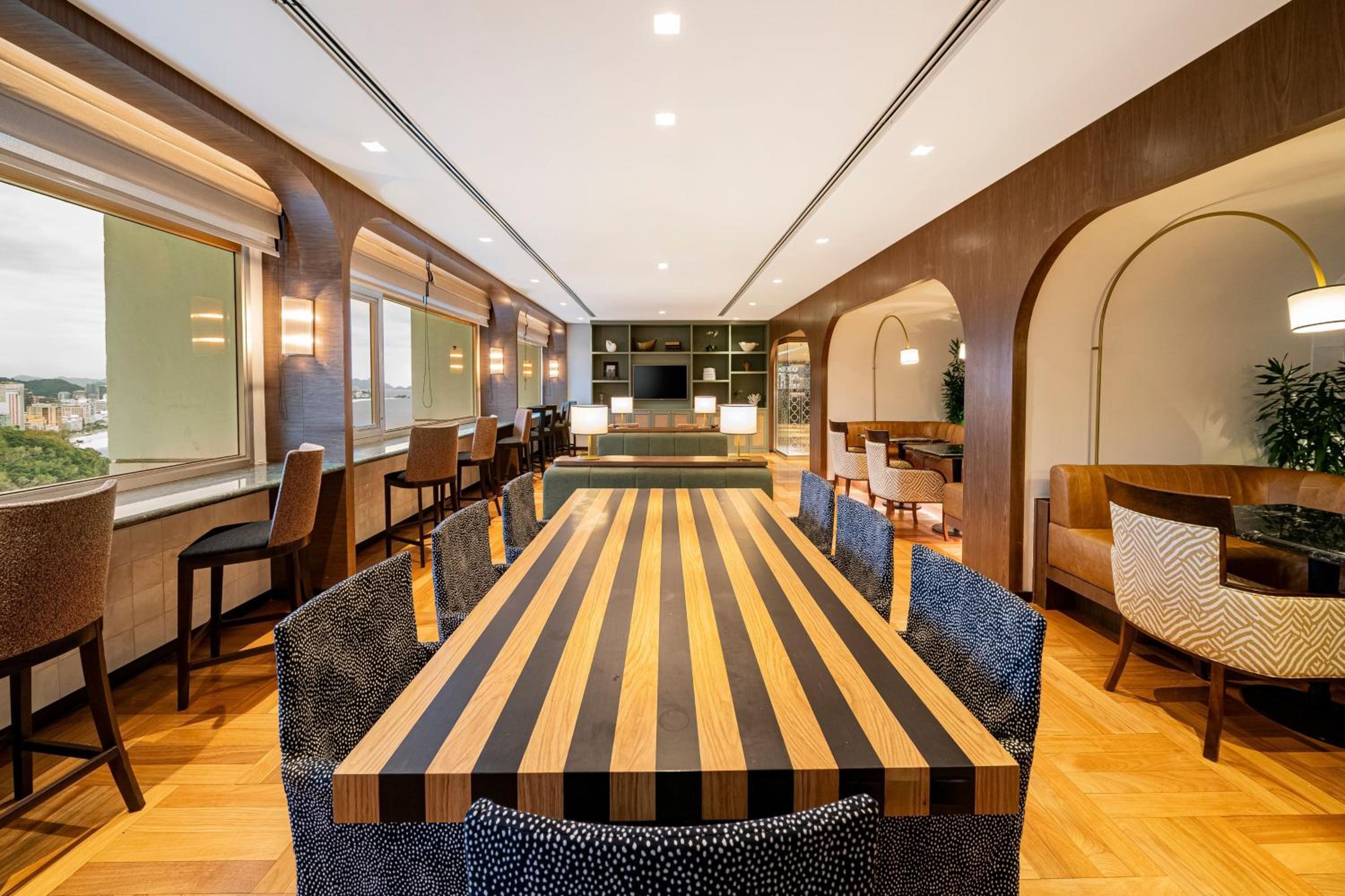 Club lounge access, Presidential Suite, 1 King, Oceanfront