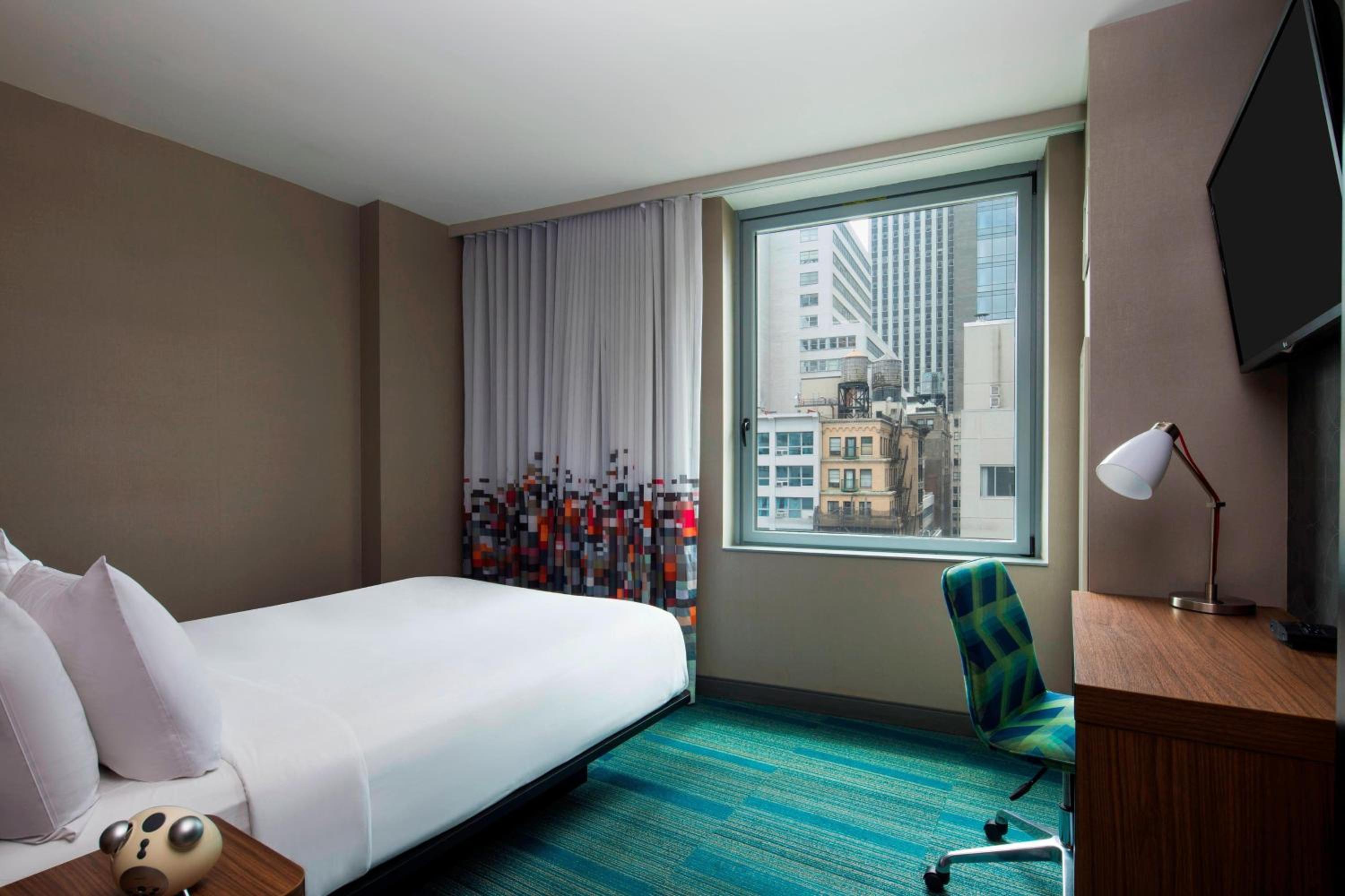 Guest room, 1 Queen, City view