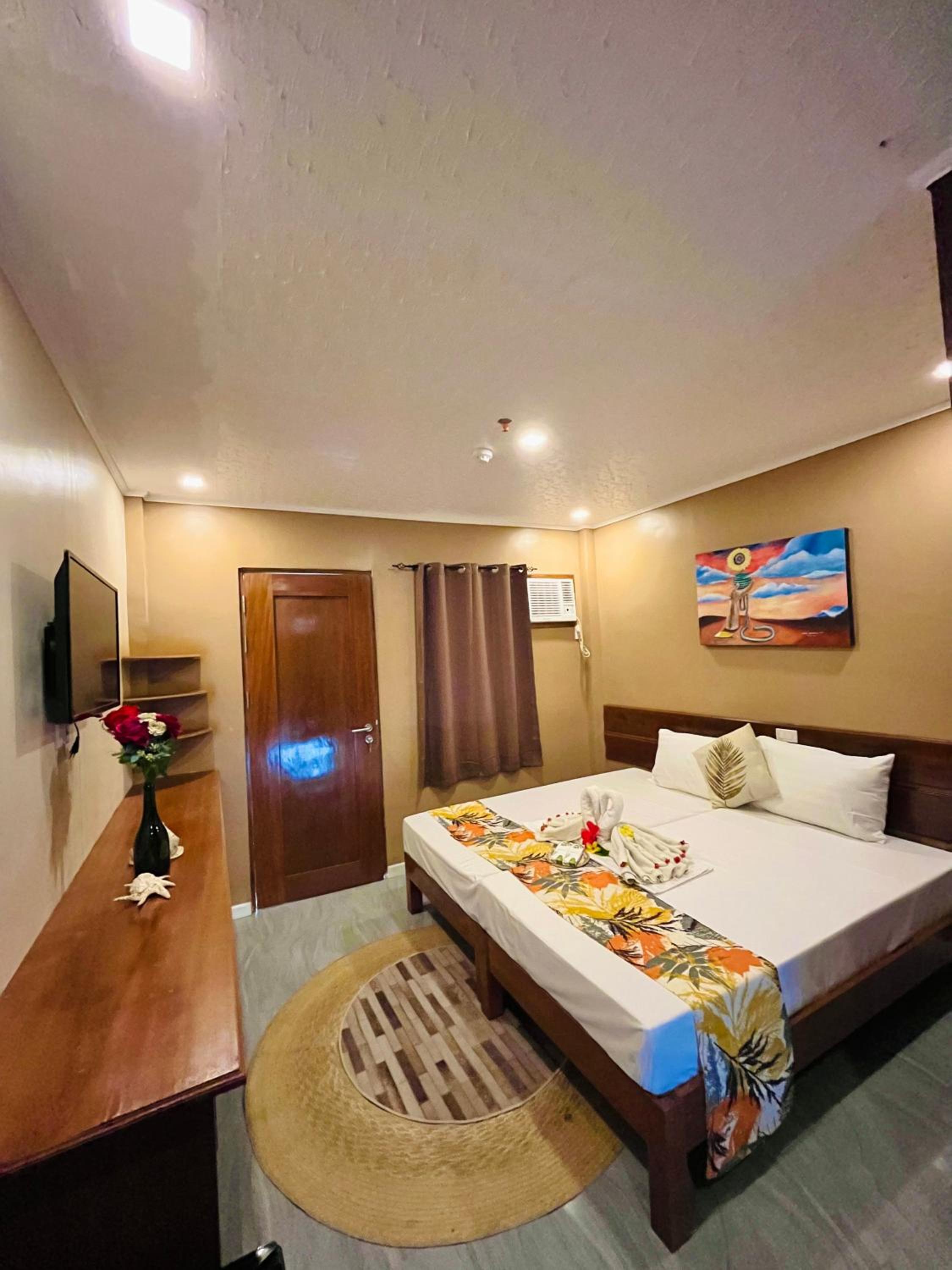 Budget Double Room photo 3