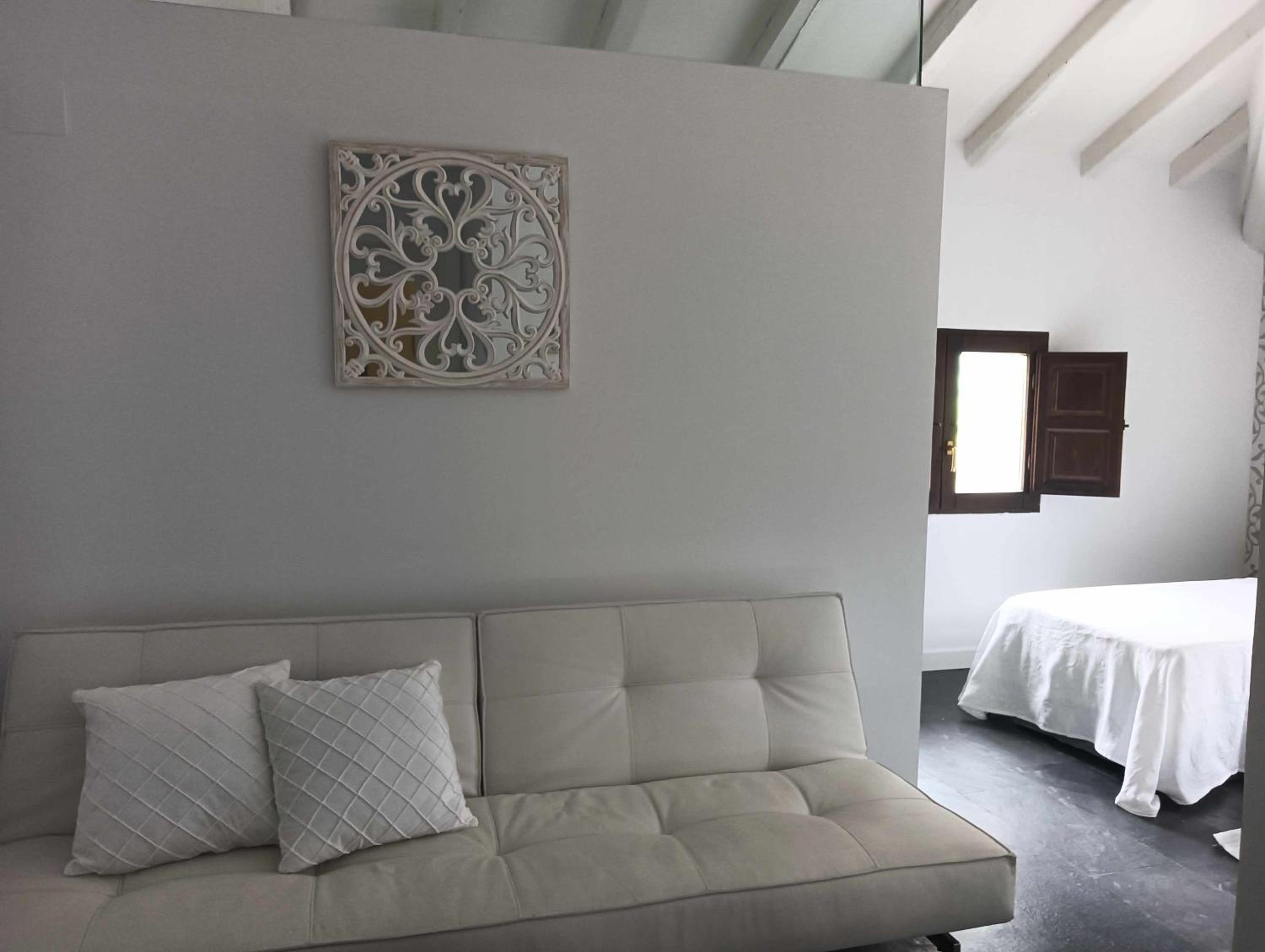 Double Room - Photo 3