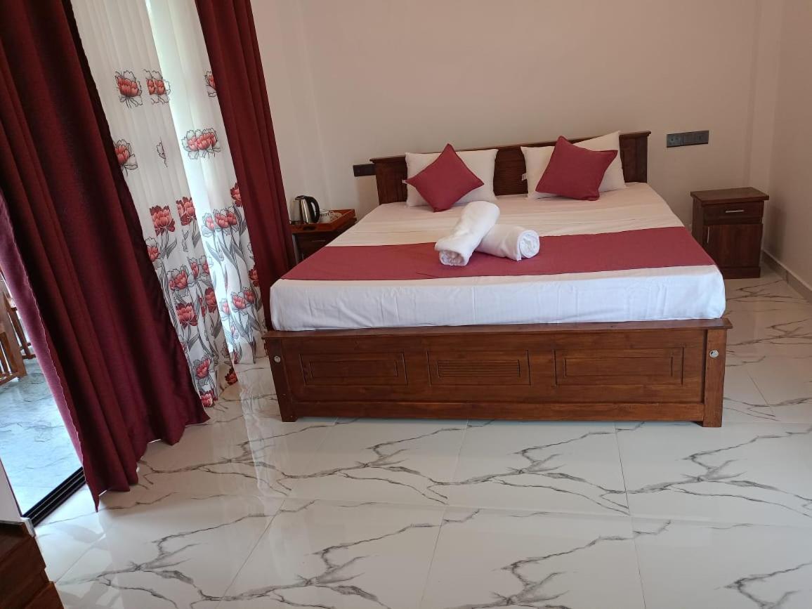 Double Room With Balcony (2 Adults + 1 Child) photo 1