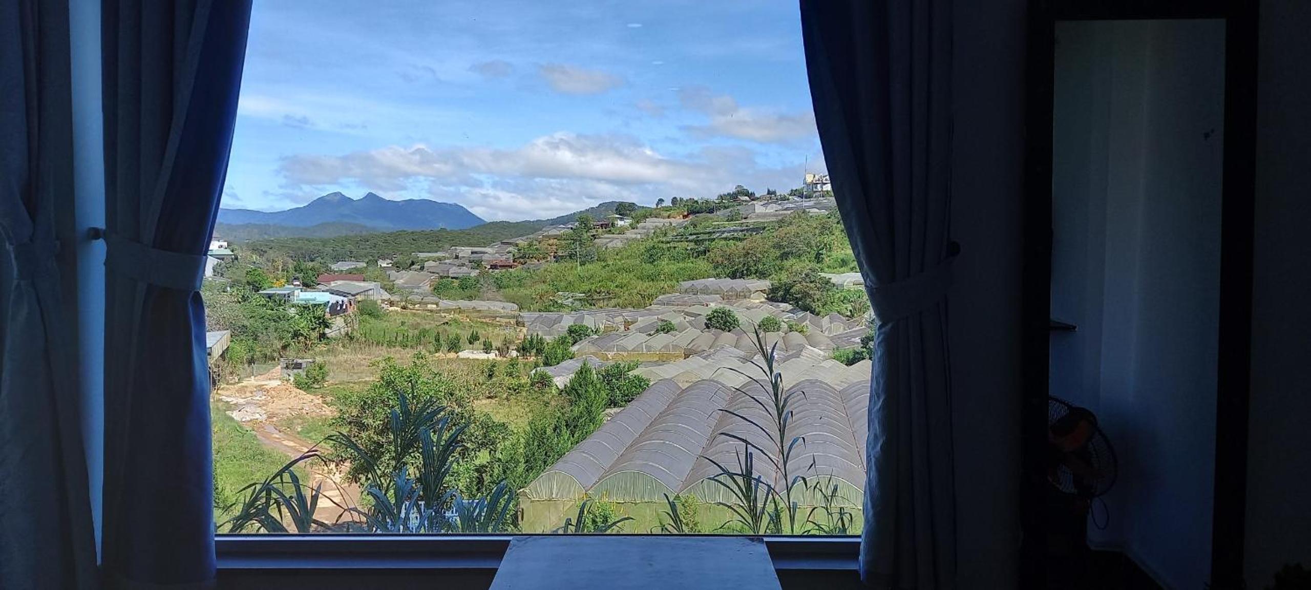 King Room with Mountain View photo 3