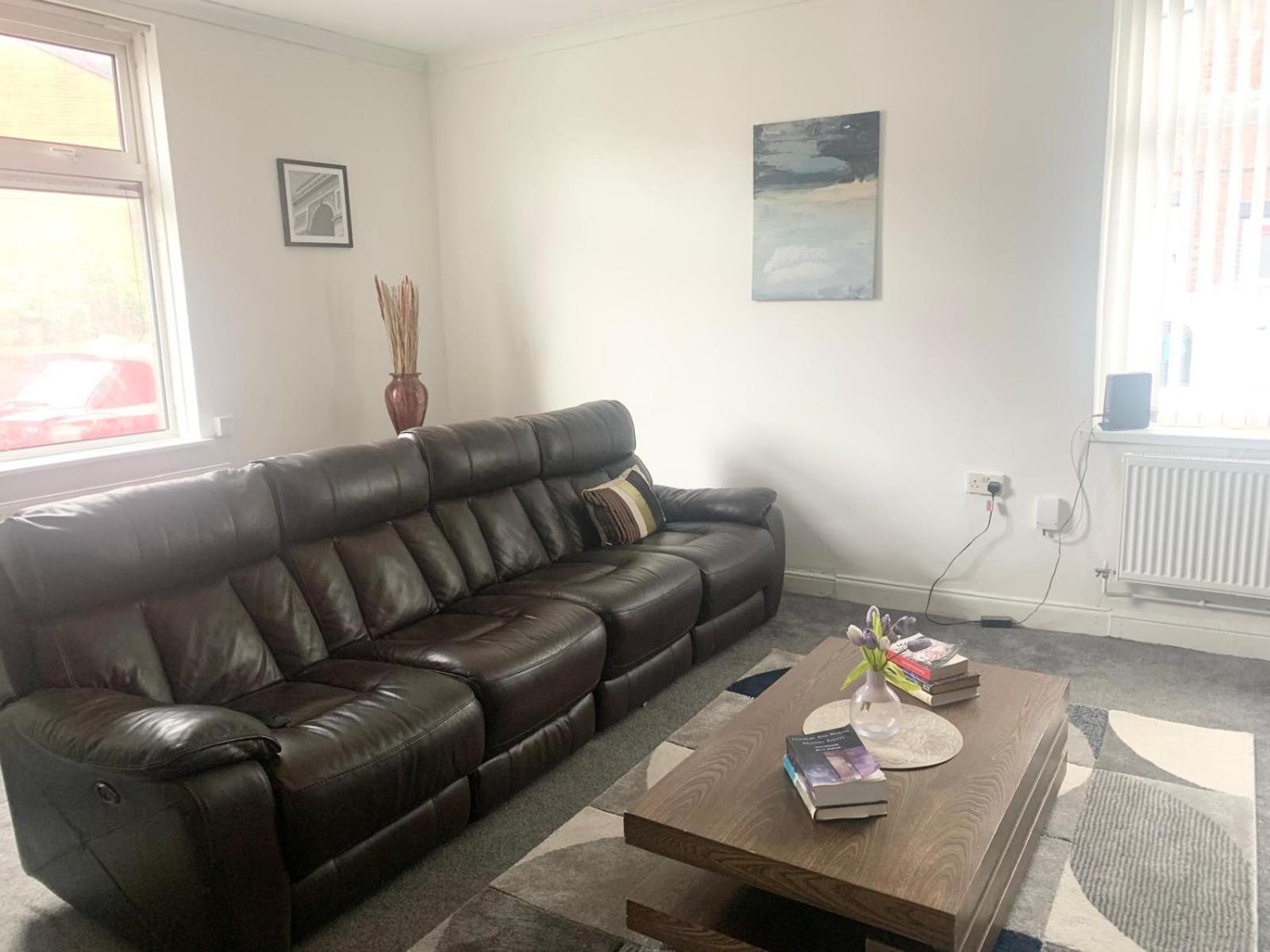 Three-Bedroom House photo 2