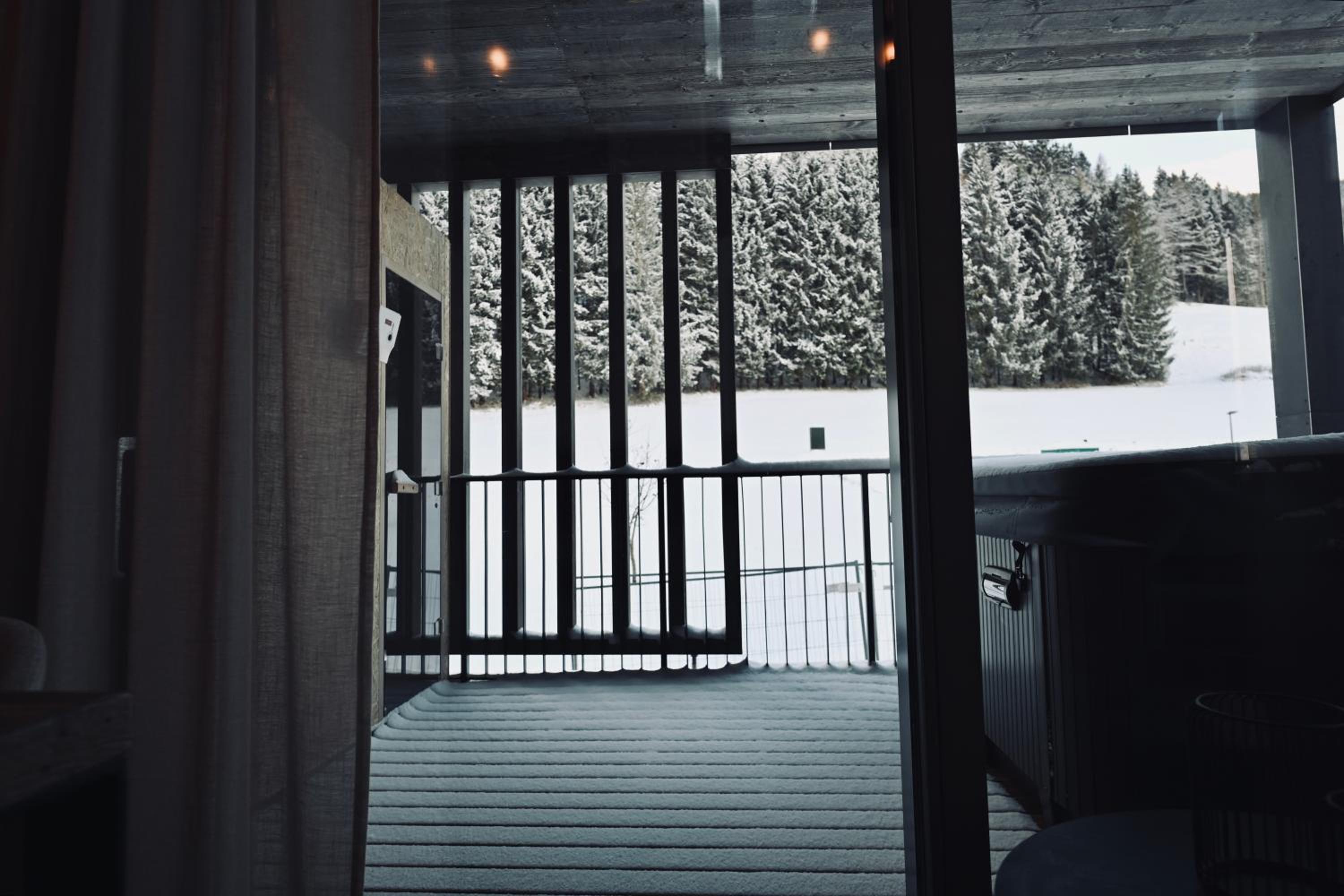 Two-Bedroom Apartment with Balcony and Terrace photo 2