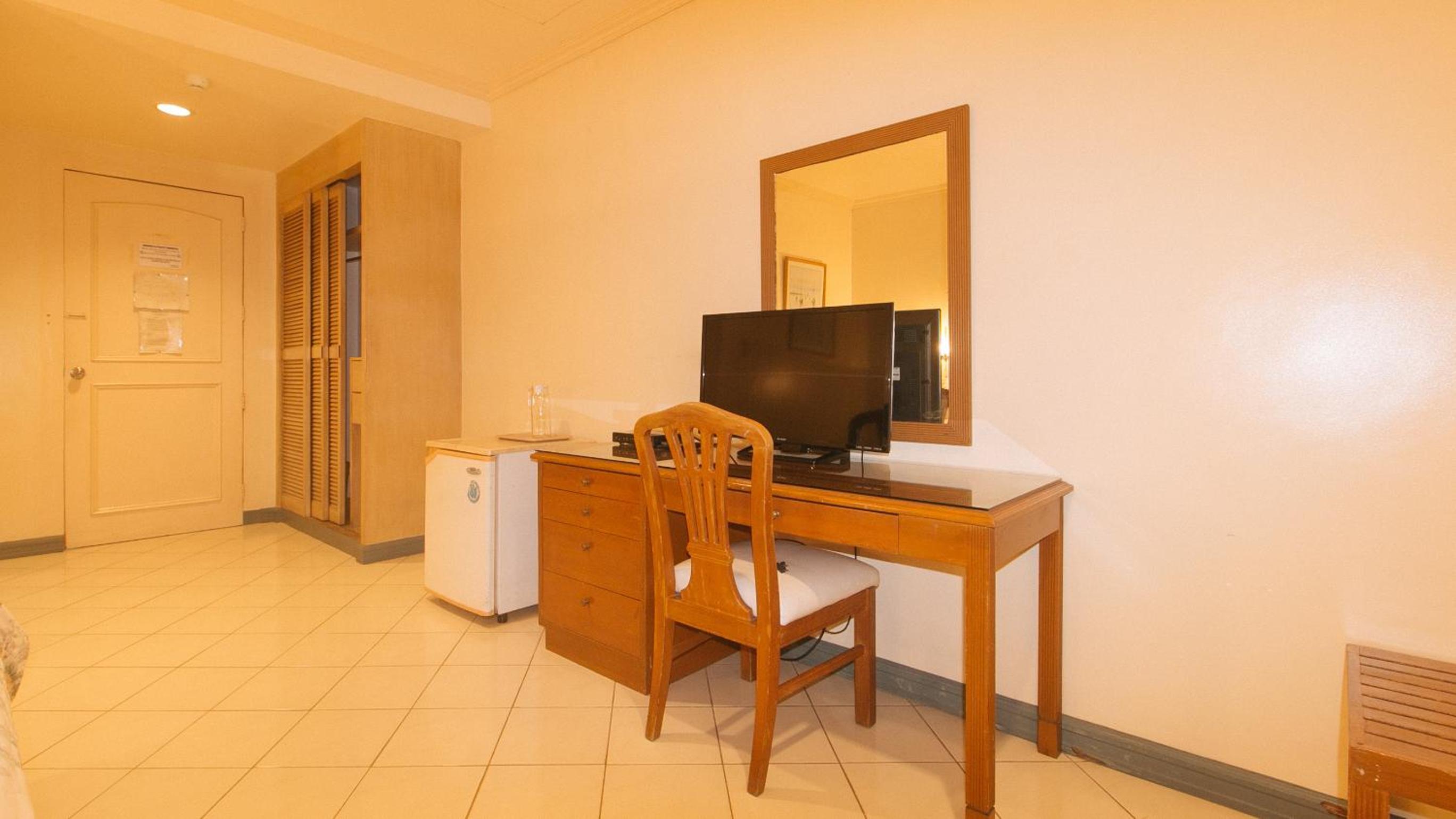 Deluxe Room - Photo 15