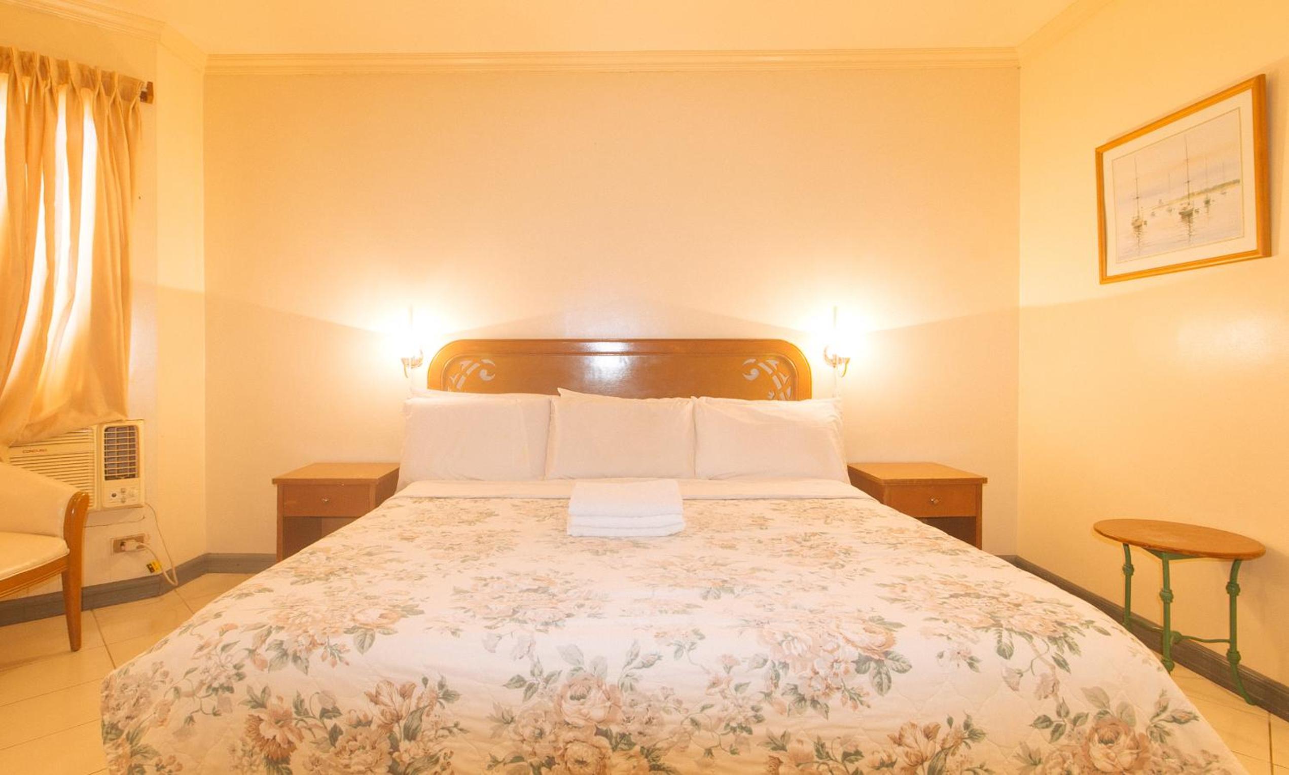 Deluxe Room - Photo 8