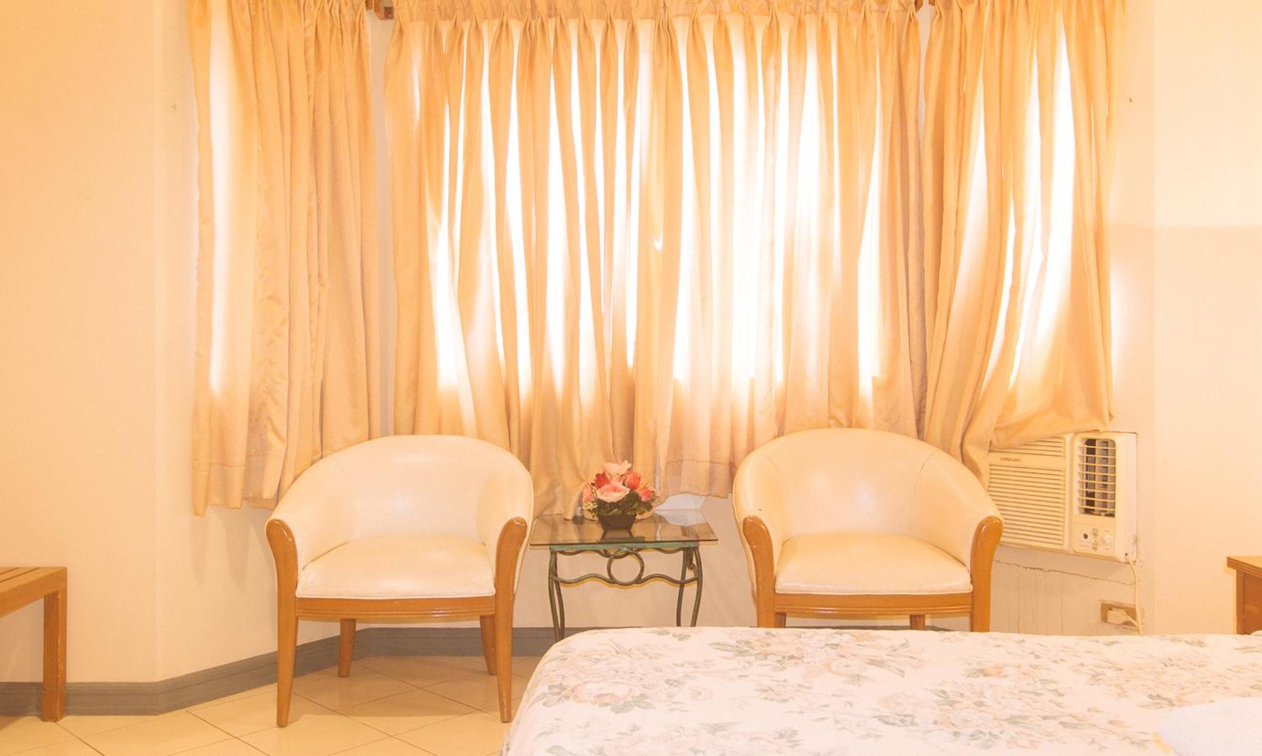 Deluxe Room - Photo 16