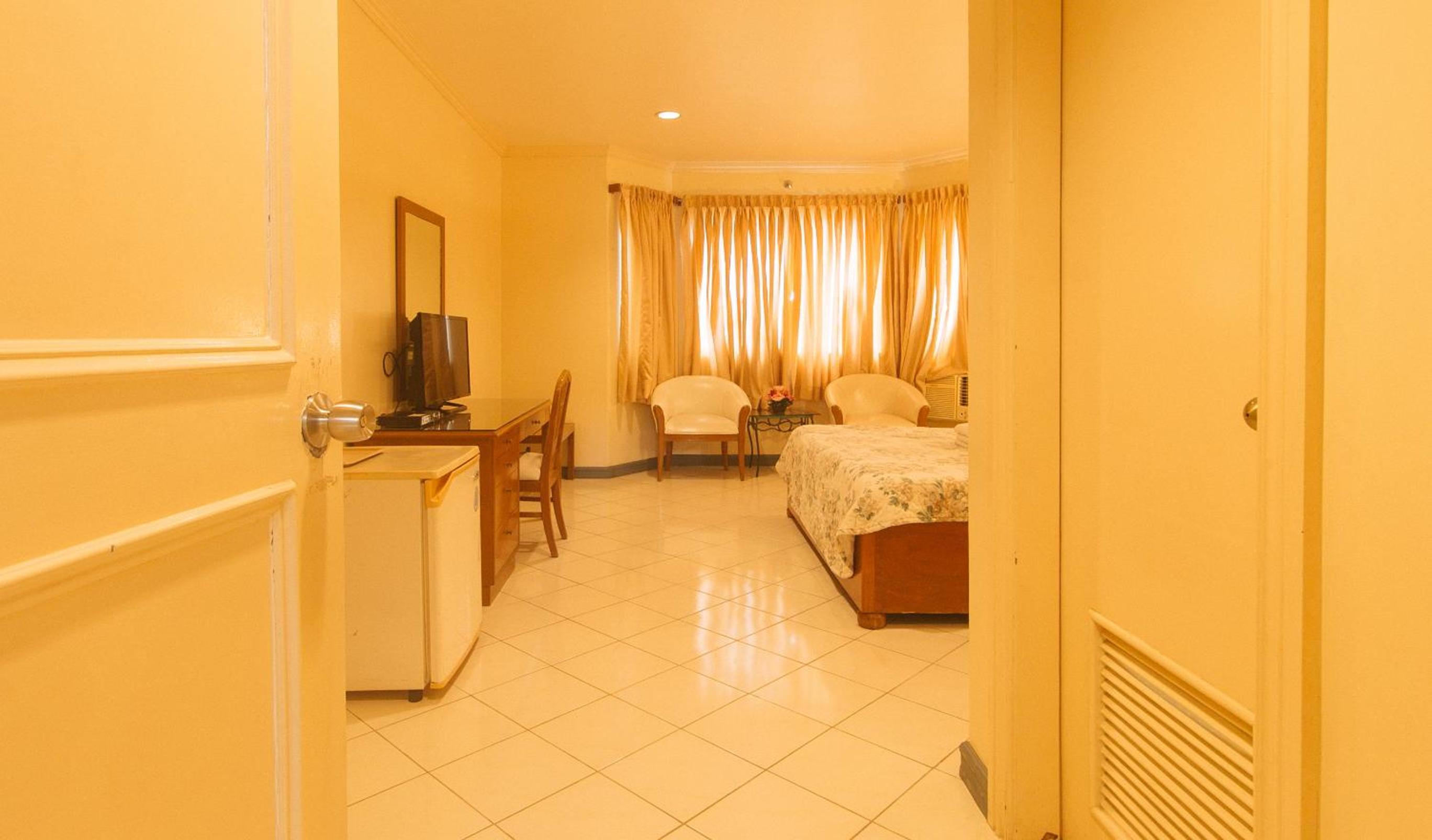 Deluxe Room - Photo 4