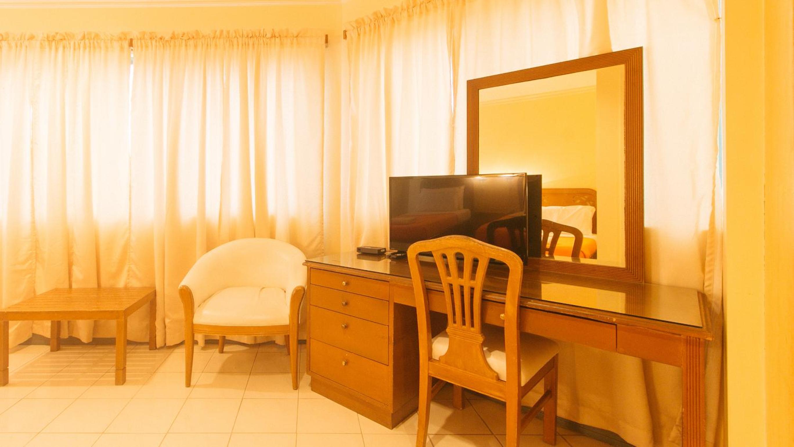 Standard Double Room - Photo 11