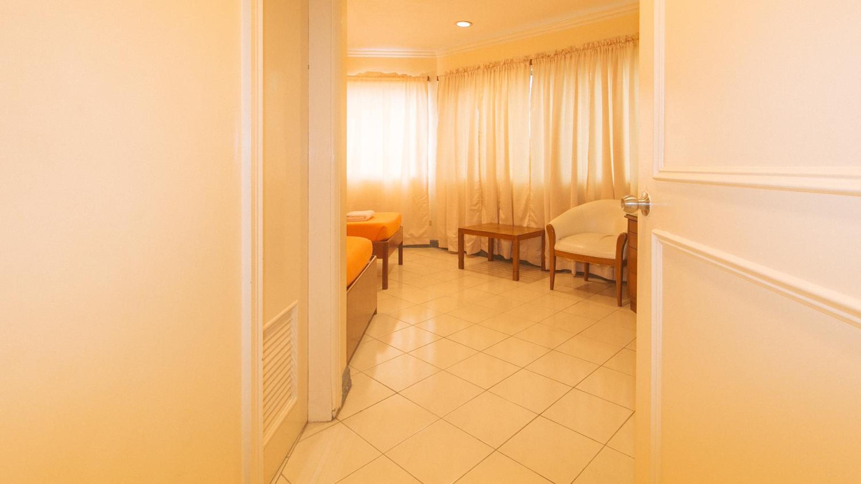 Standard Double Room - Photo 13