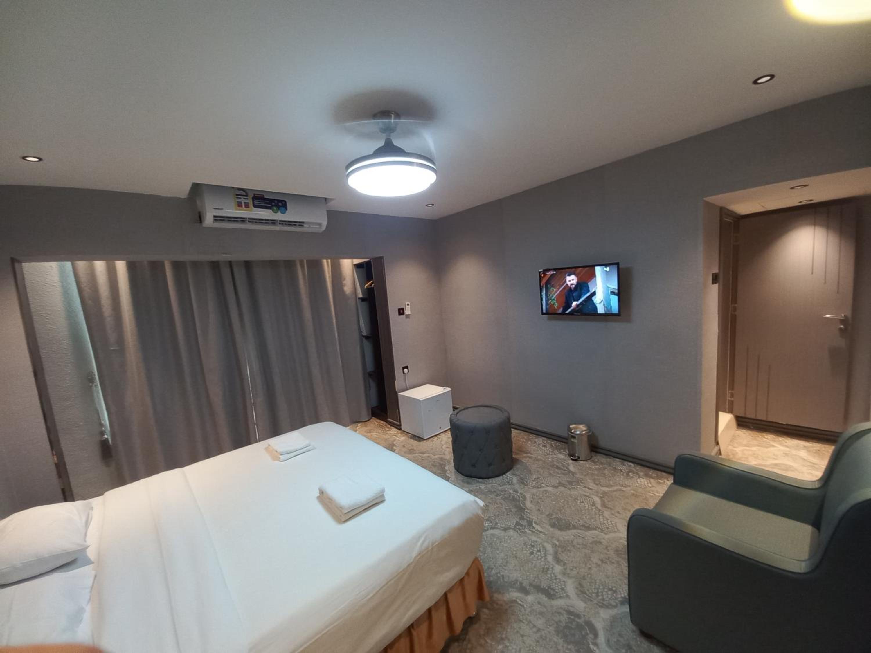 Small Double Room - Photo 4