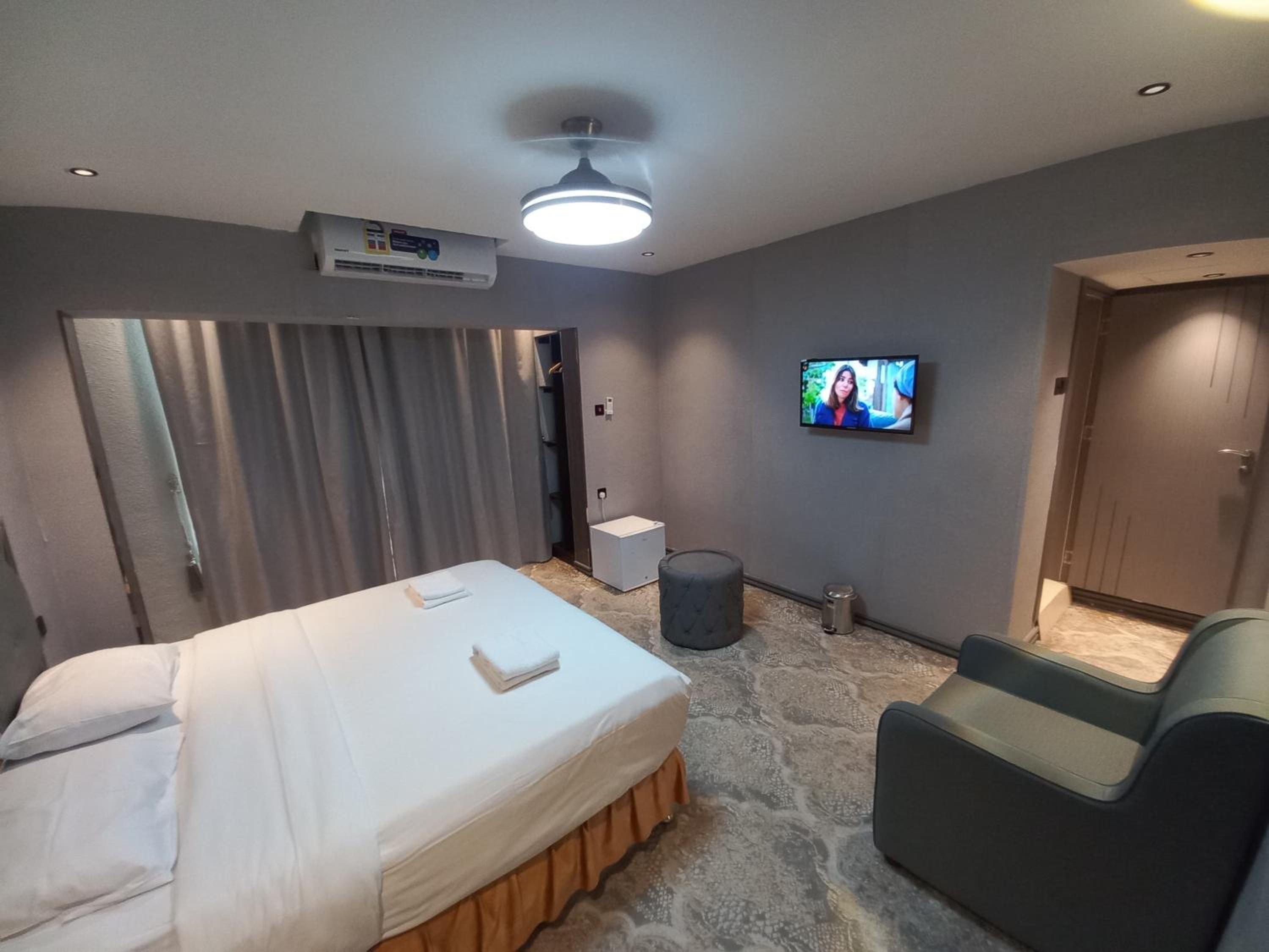 Small Double Room - Photo 2