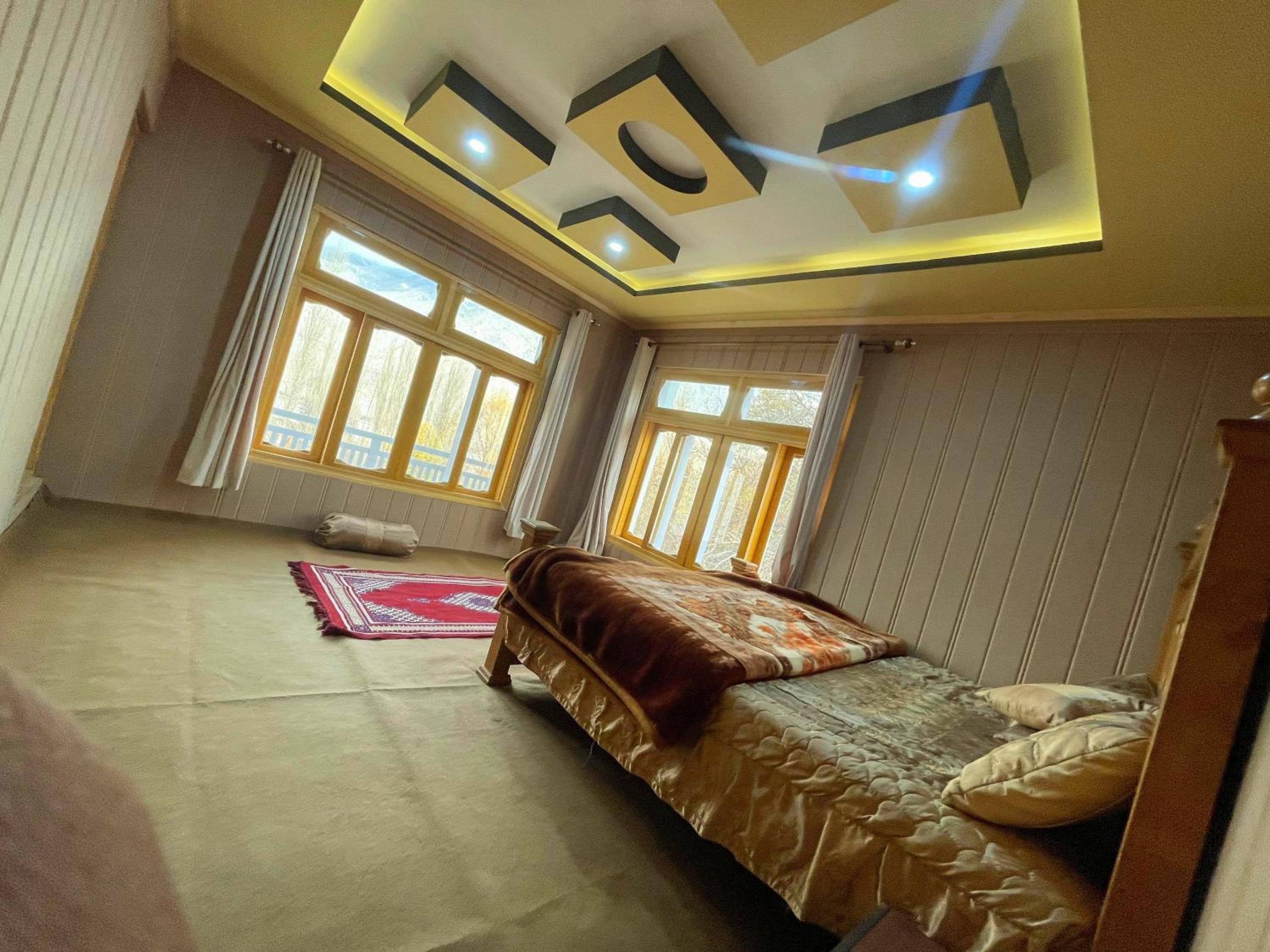 Deluxe King Room photo 3