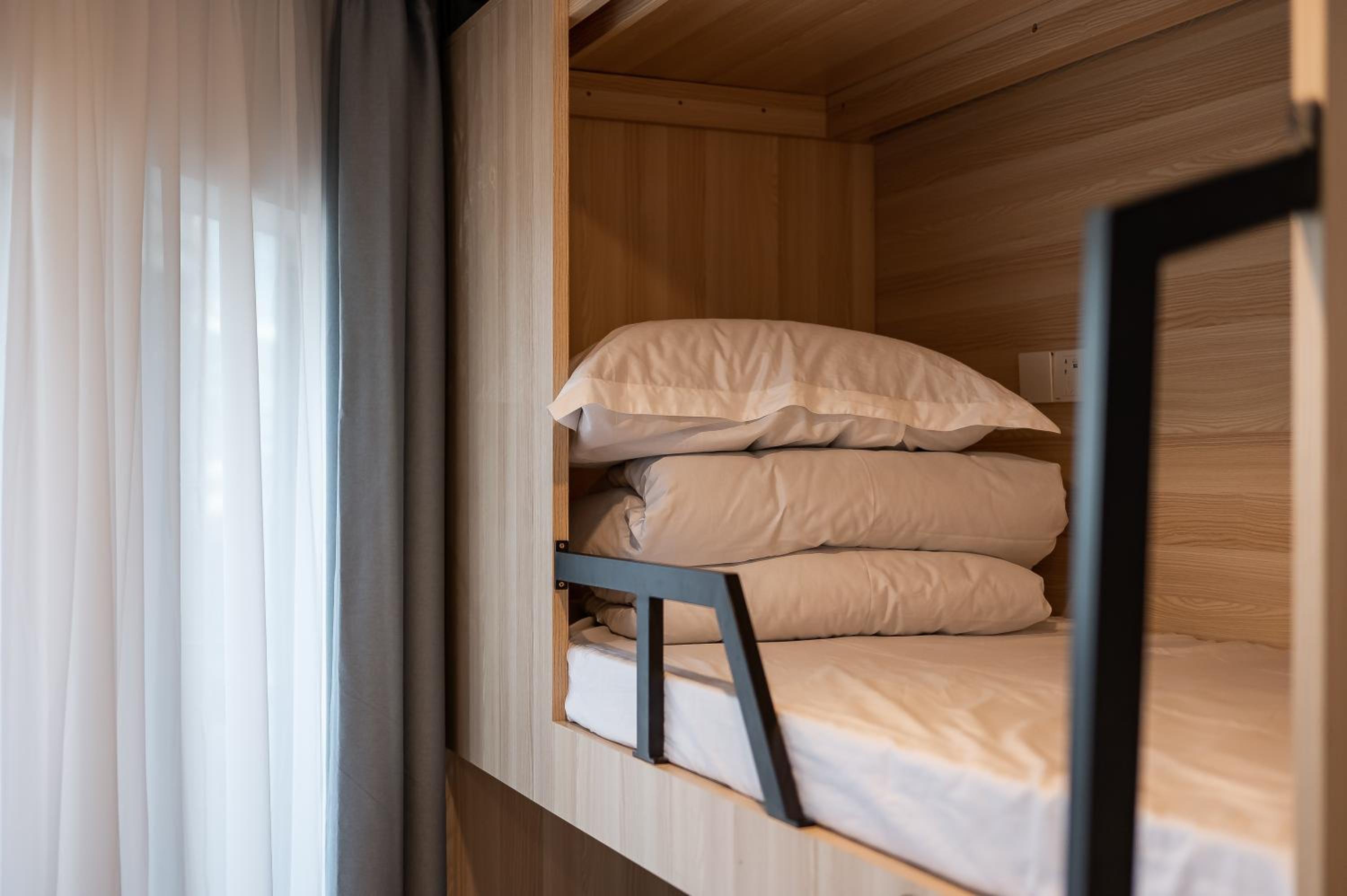 8-Bed Mixed Dormitory Room