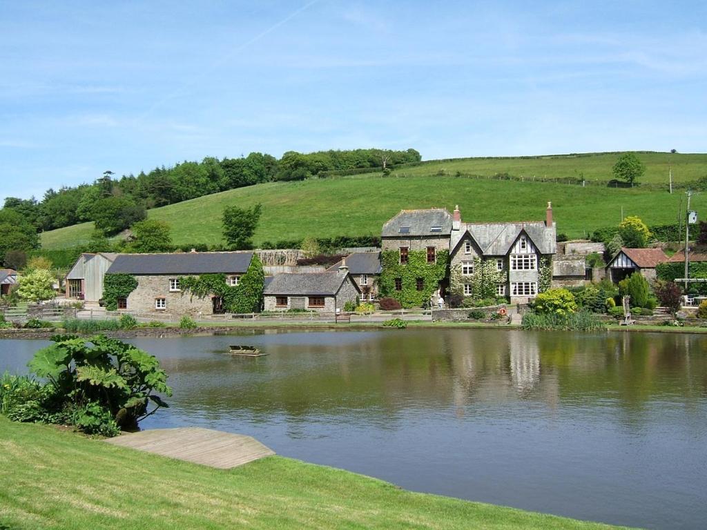 Courtyard Cottage - sleeps 4 photo 2
