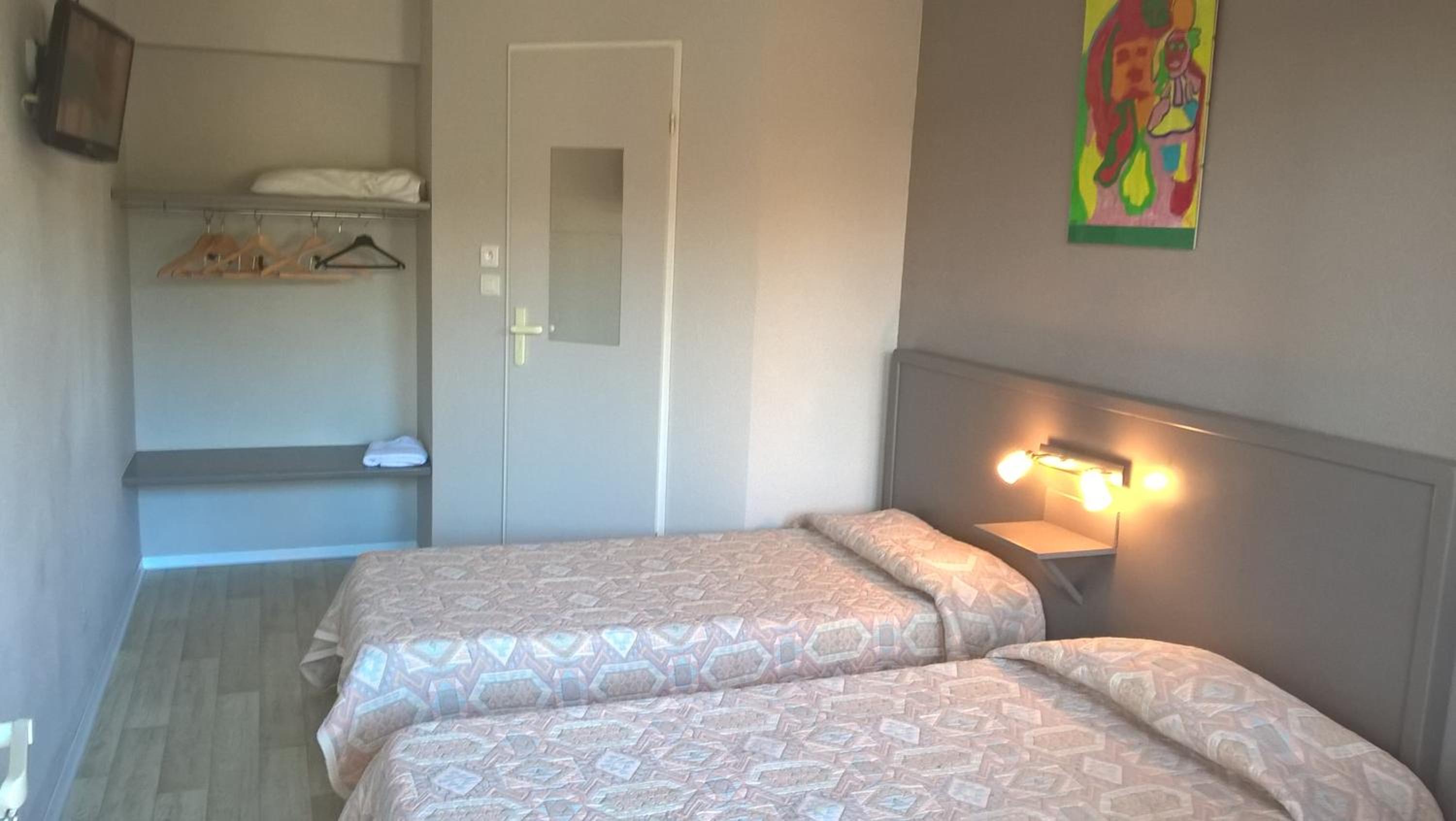 Twin Room - Photo 1