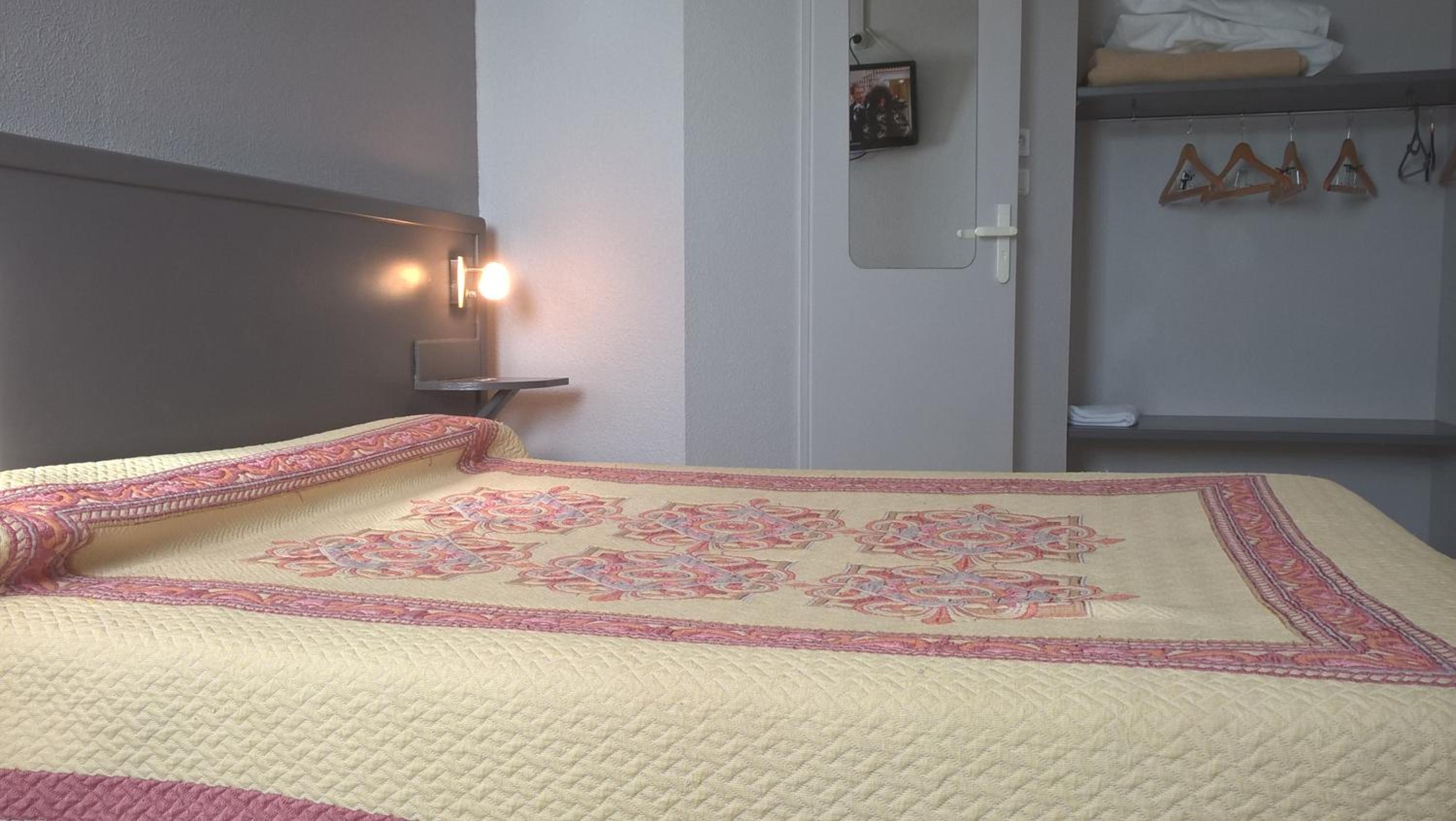 Double Room - Photo 2