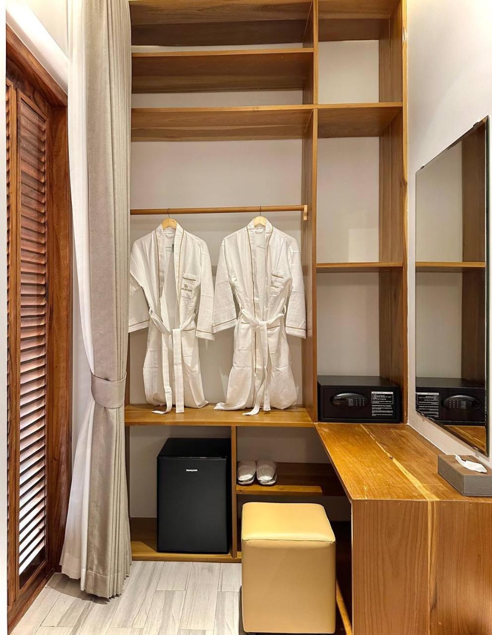 Superior Twin Room with Garden View - Photo 9